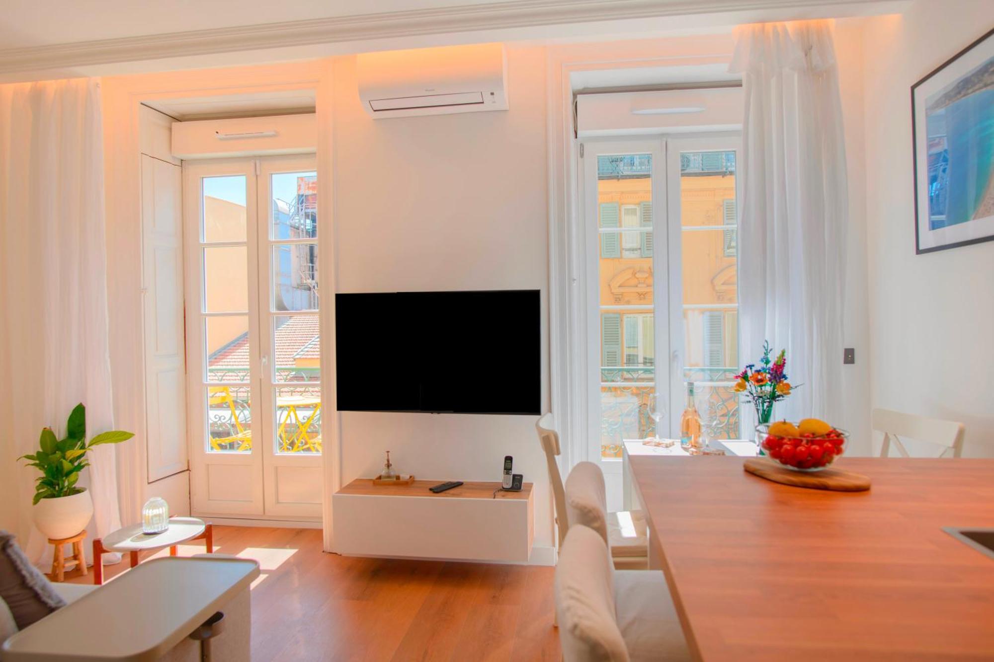 Apartment Hyper Centre, Balcon, 5min De La Plage, Ac