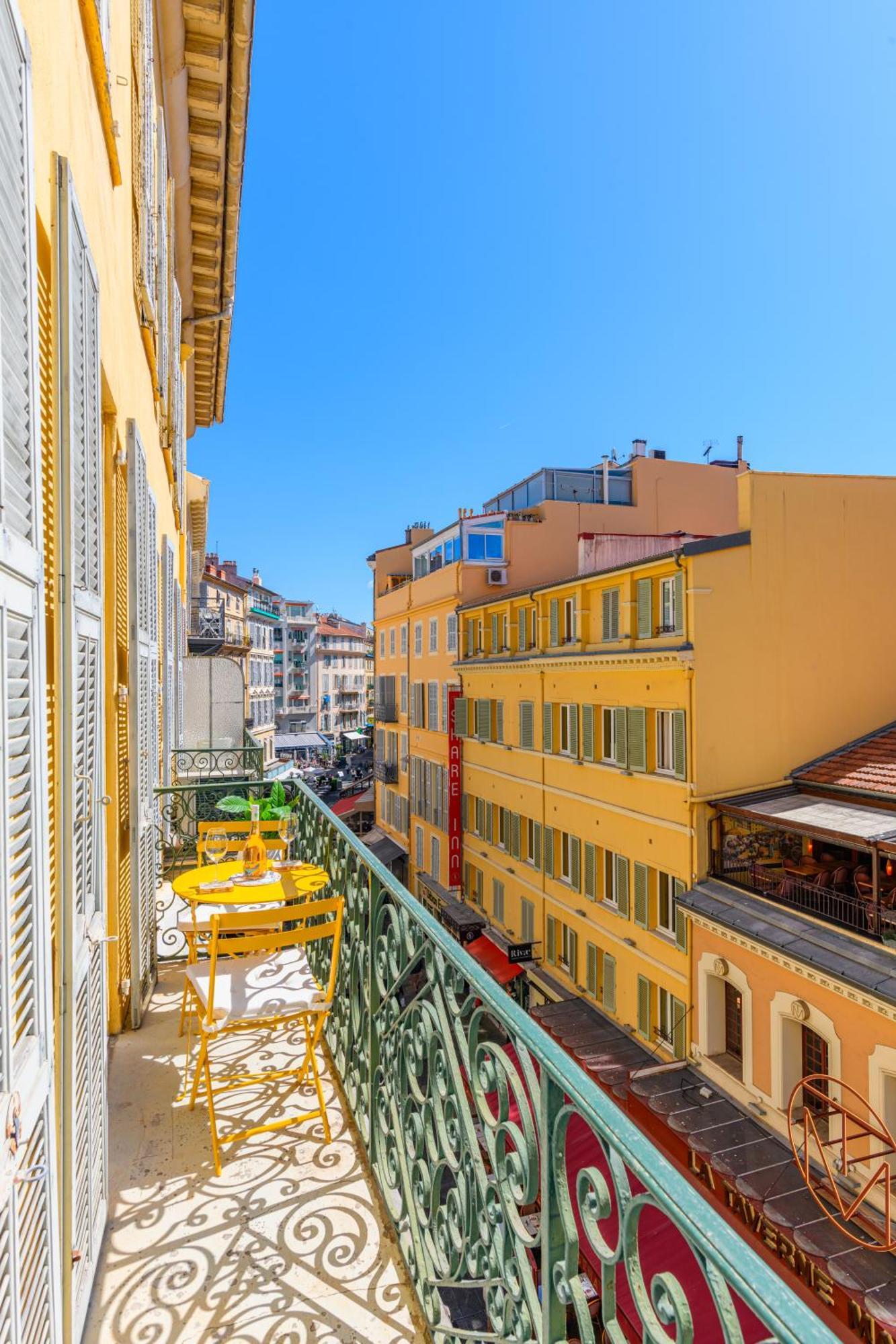 Hyper Centre, Balcon, 5min De La Plage, Ac