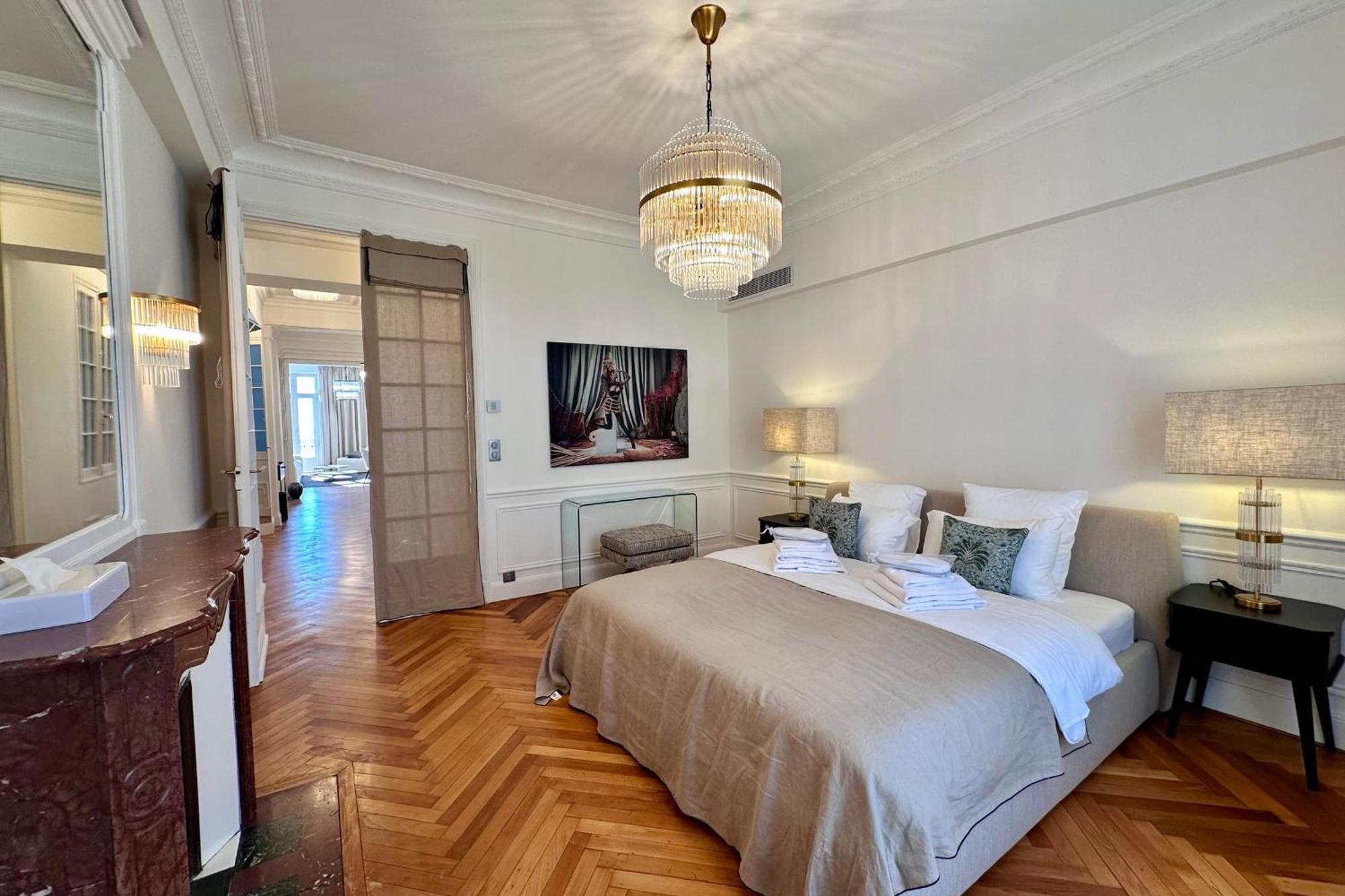 Apartment Quai Promenade View Balcony With Breathtaking View