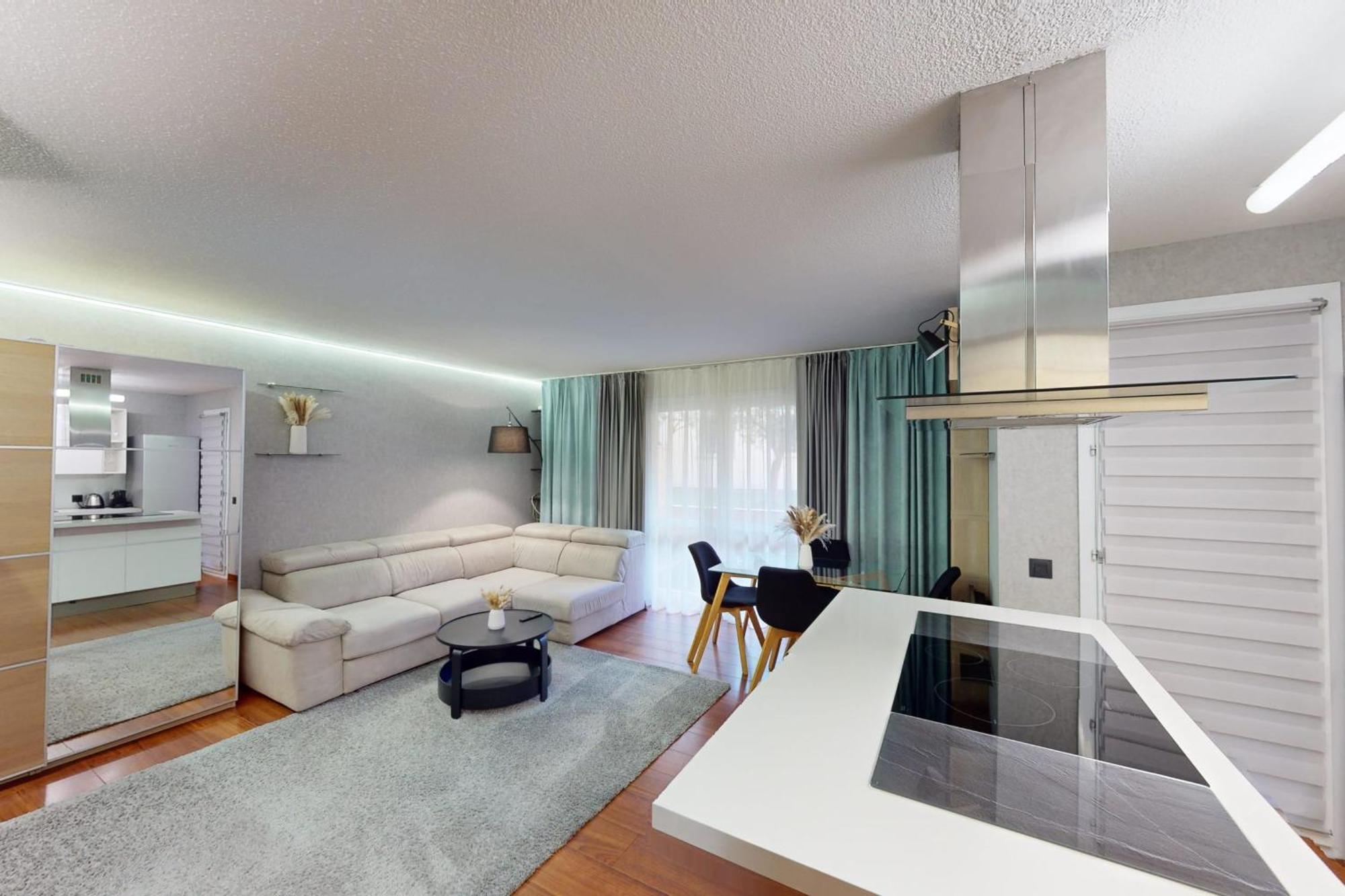 Cozy With Balcony - 5 Min To The Apartment *