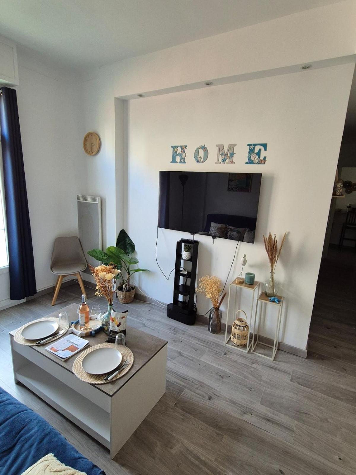 2 Pieces Apartment Nice