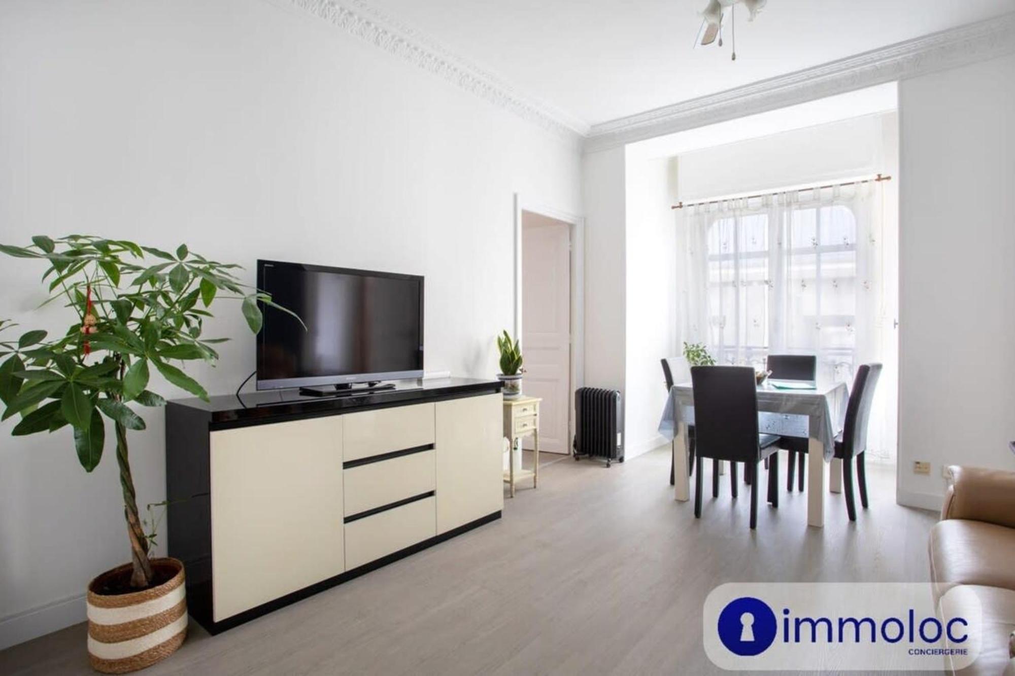 Apartment Near Station And Shops *