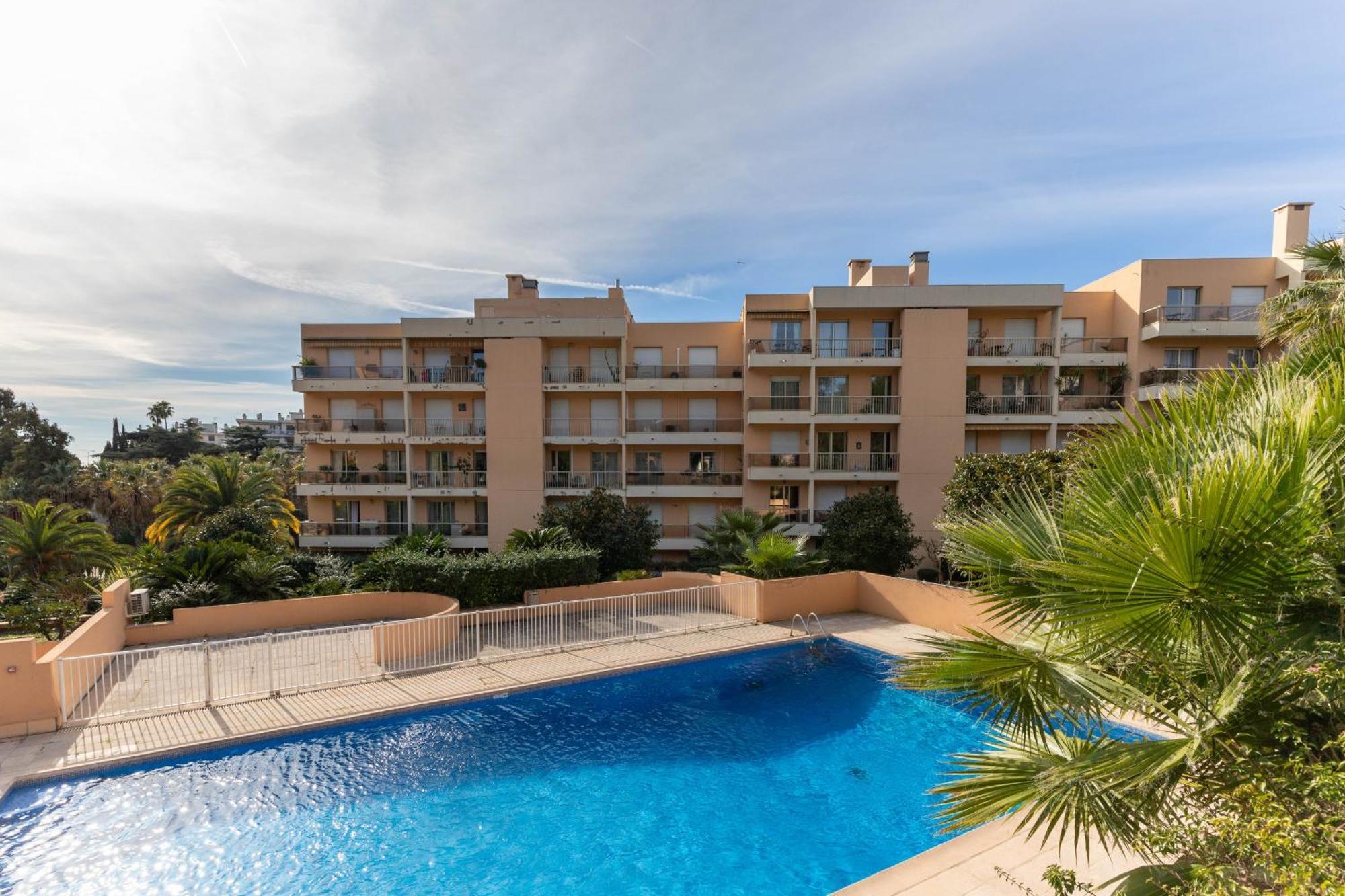 Happyfew Les Palmiers Apartment *