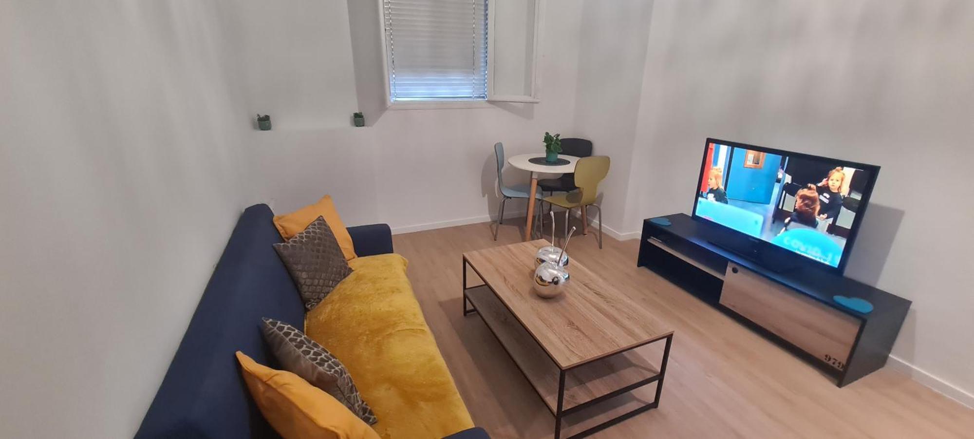 Tres Beau 2 Pieces A Nice