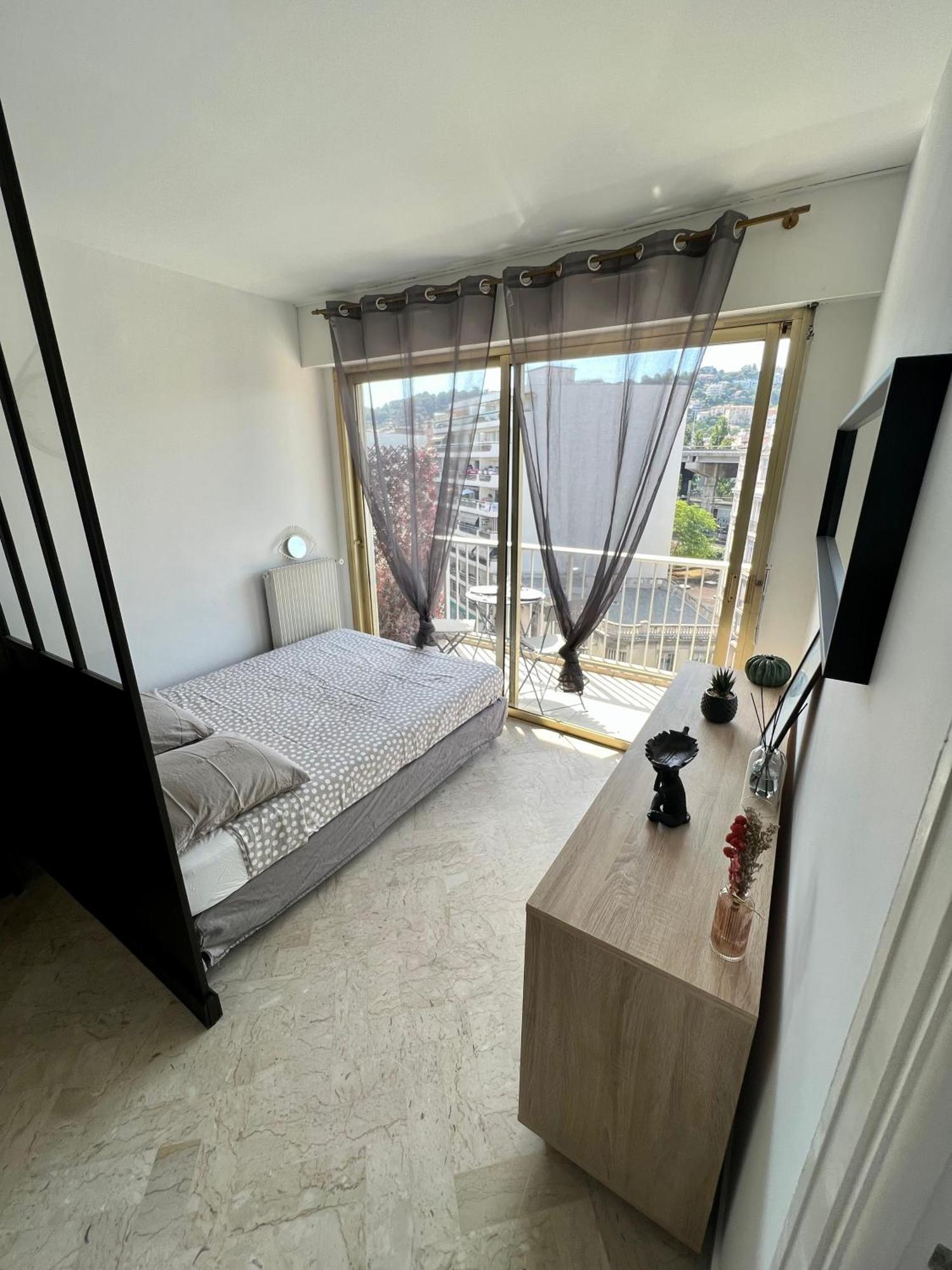 Cosy Et Lumineux ,boulevard Gambetta, Apartment Nice