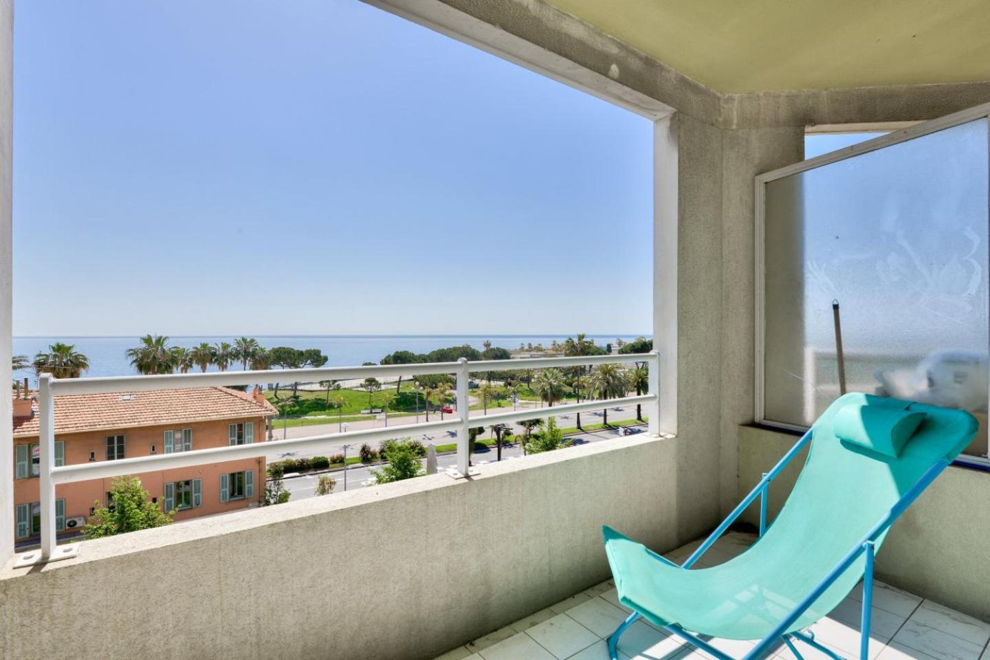 Apartment T3 Avec Terrasse Vue Sur A 400m De La