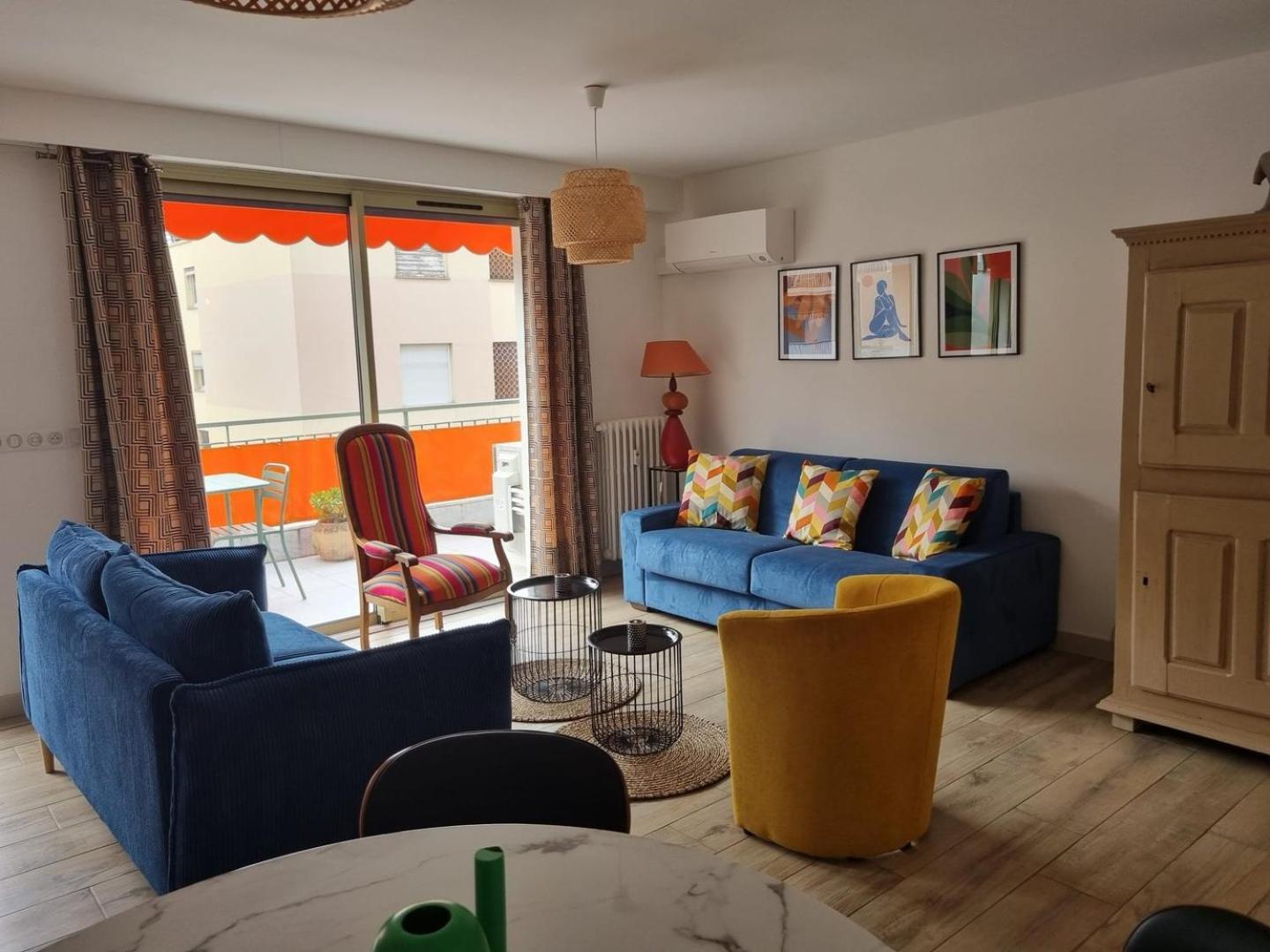 Magnifique T3, Spacieux, Lumineux Et Traversant *