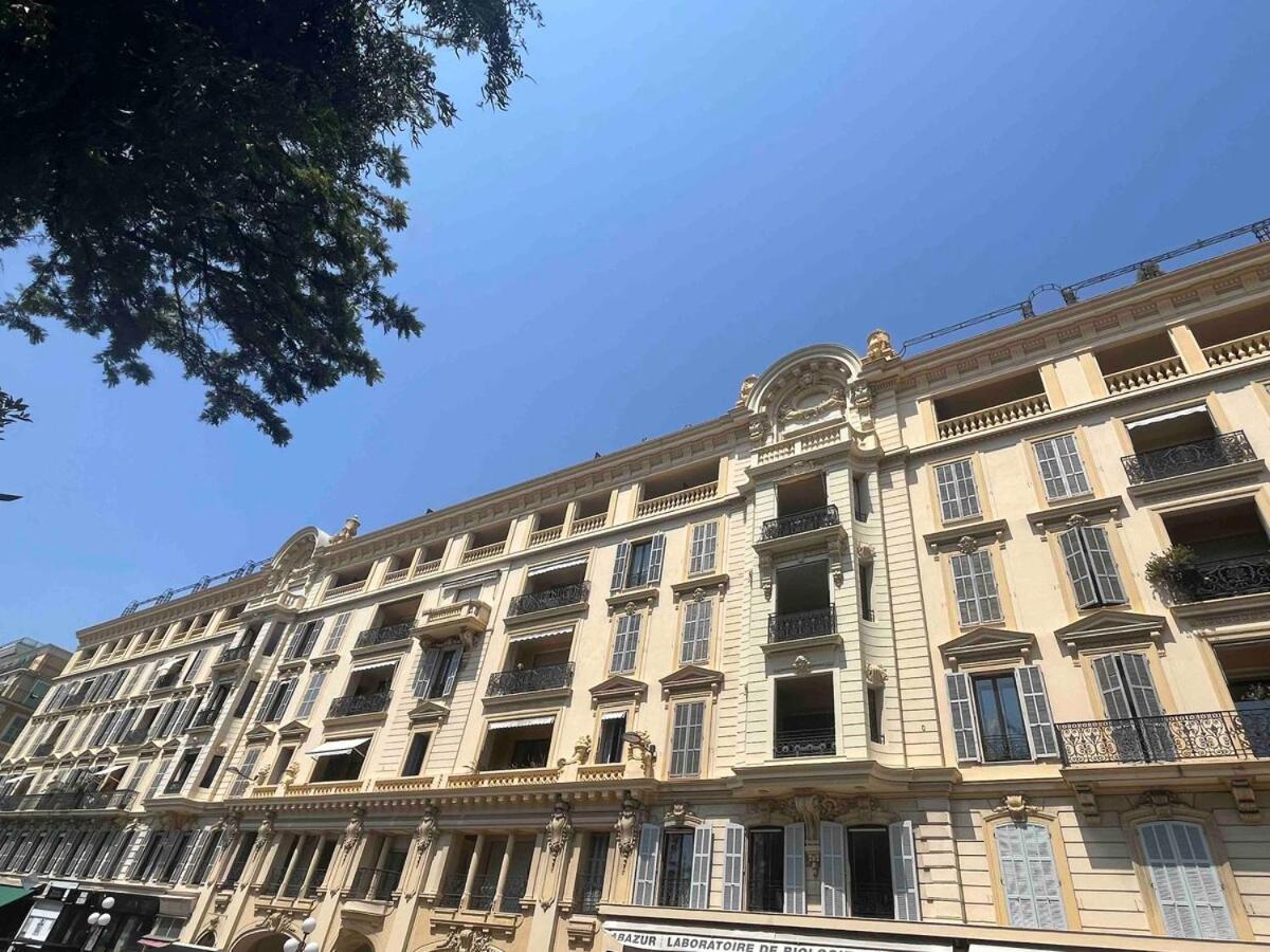 Beautiful With Parking Place Massena Apartment *