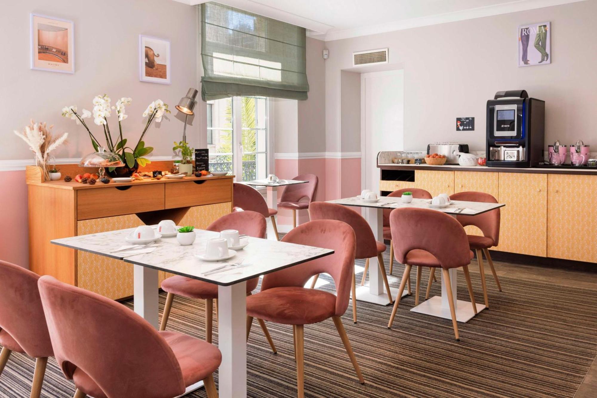 Western Lakmi Hotel 3*