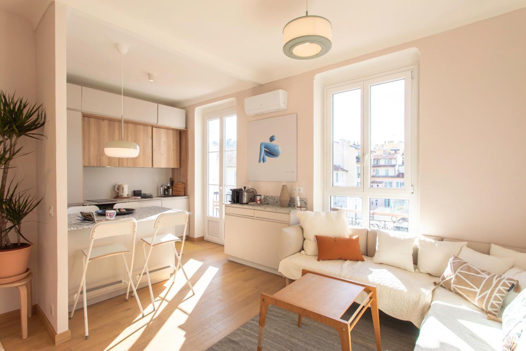 #25 2bdr Port, 5min From The Old Town Balcony, Ac&wifi Apartment