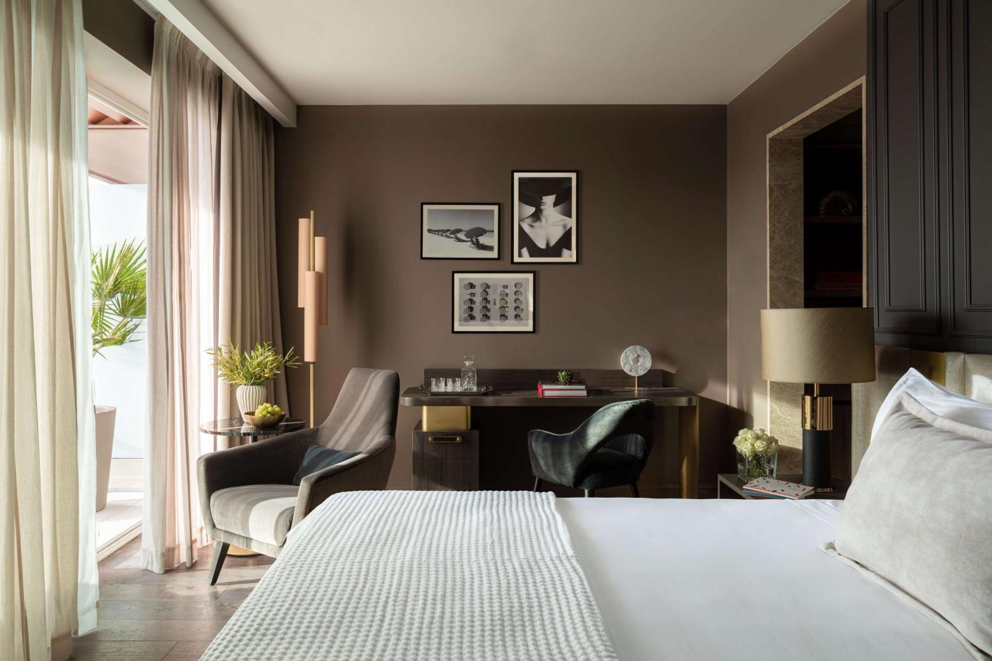 Anantara Plaza - A Leading Of The World Hotel 5*