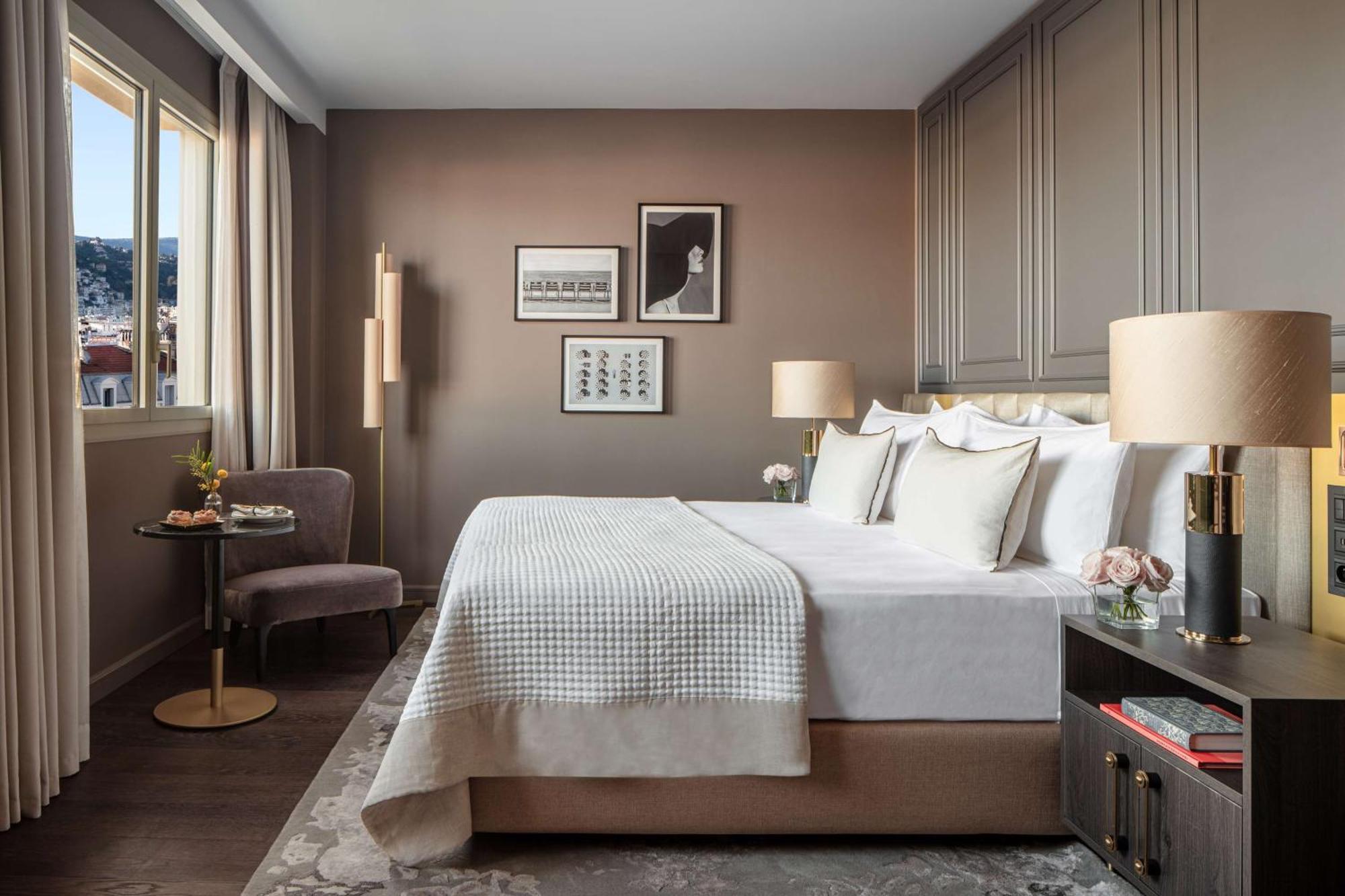 Hotel Anantara Plaza - A Leading Of The World