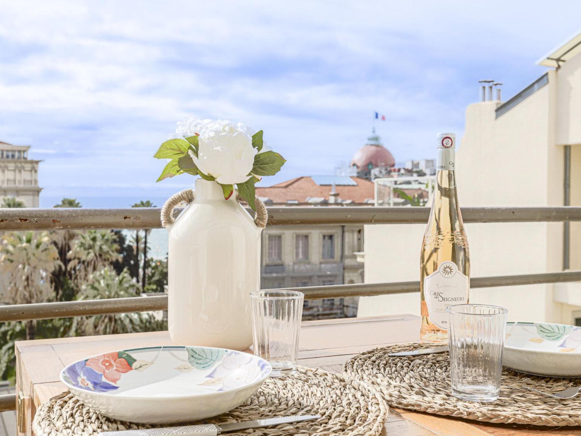 Le Mirazur By Interhome Nice