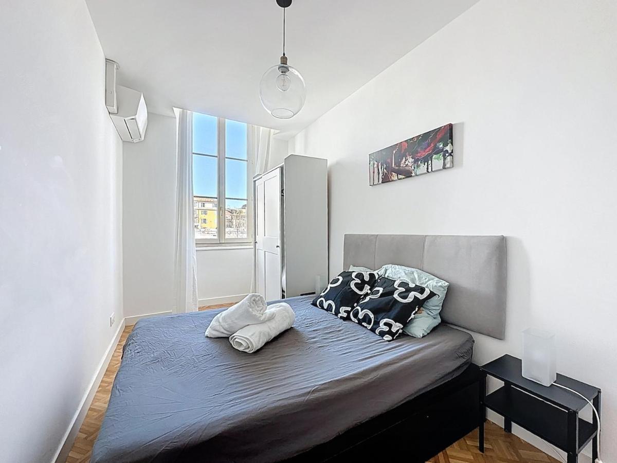 3 Air-conditioned With Unobstructed View Apartment *