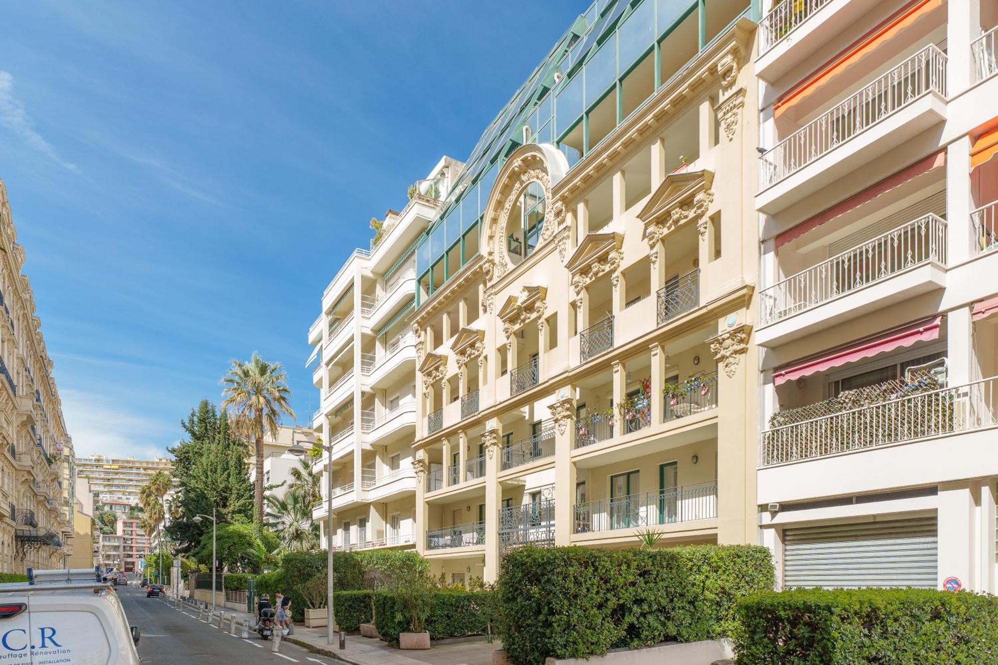 Renting - Fleurs - Luxury Terrace Quiet Private Parking Apartment Nice