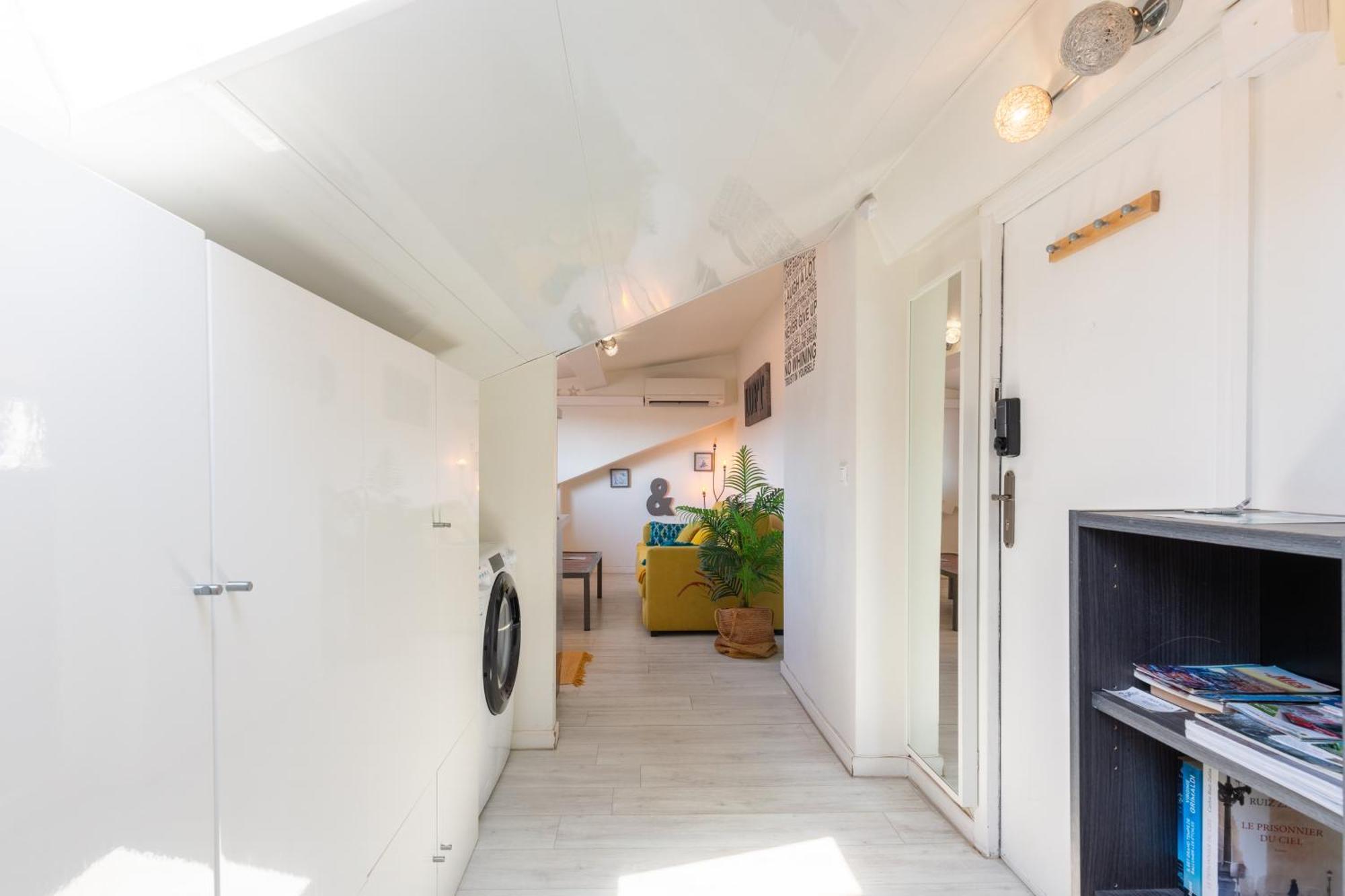 Homelivia, Attic -mansarde Sous Les Toits De Apartment *