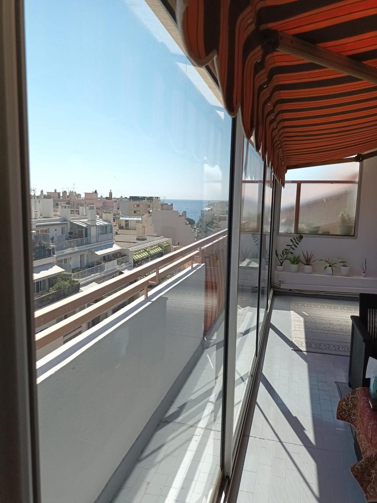 Floor With Sea View, Clim And Veranda Nice