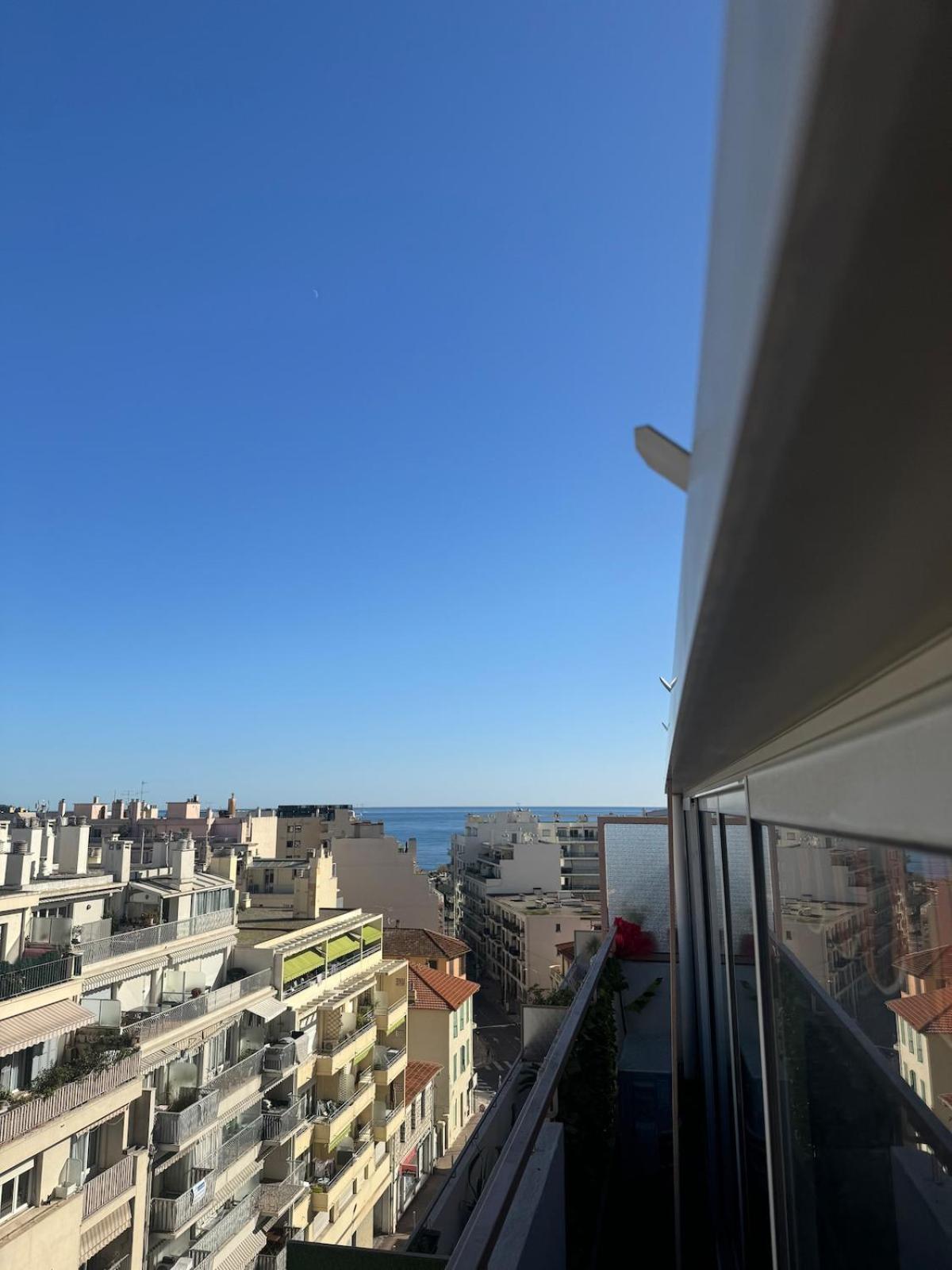 Floor With Sea View, Clim And Veranda Apartment *