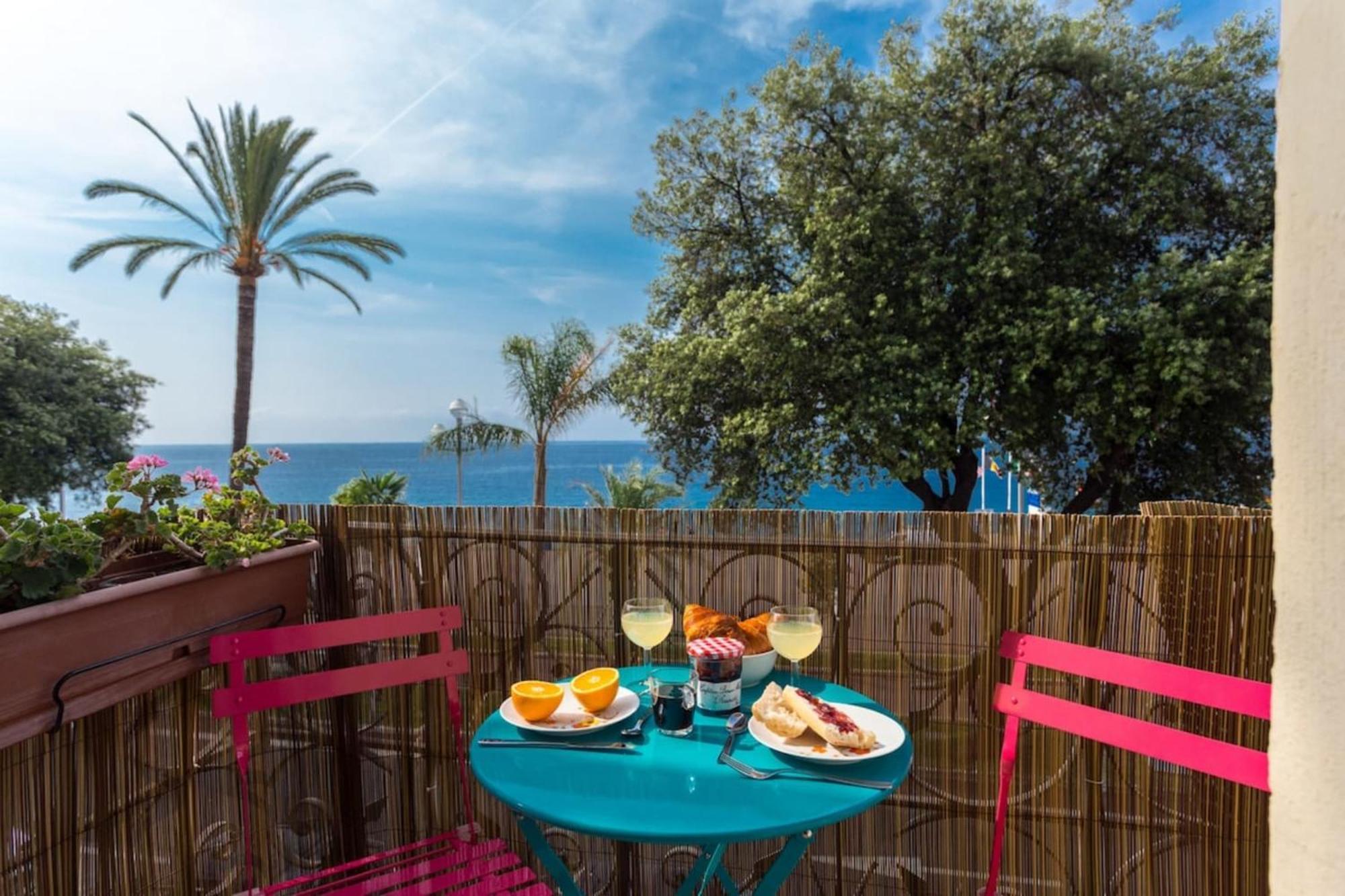 Etats Unis 892 - Spacious Flat On Sea Front W/ac Apartment