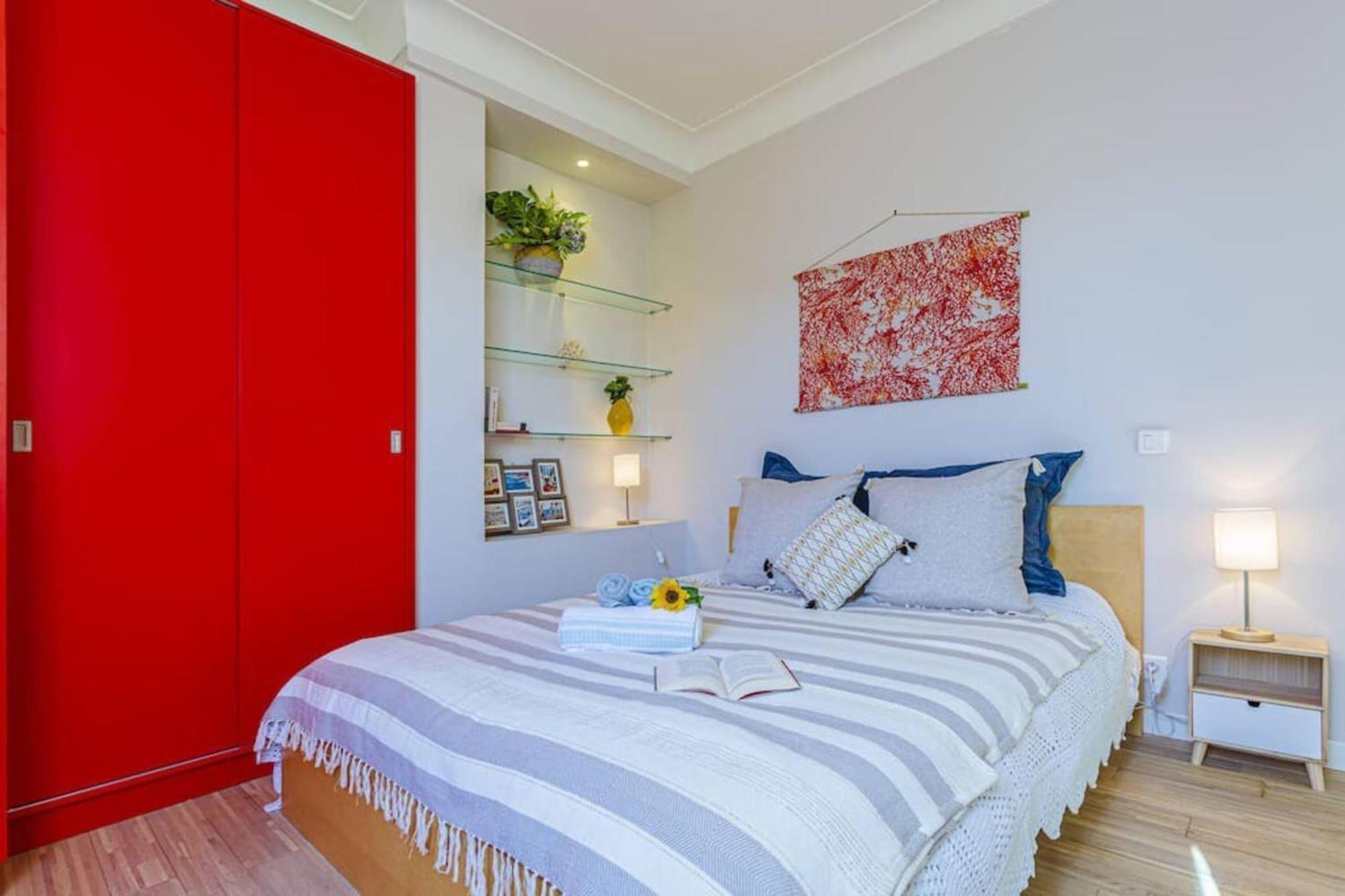 Berlioz 1 - City Center 2 Rooms - Last Floor Apartment