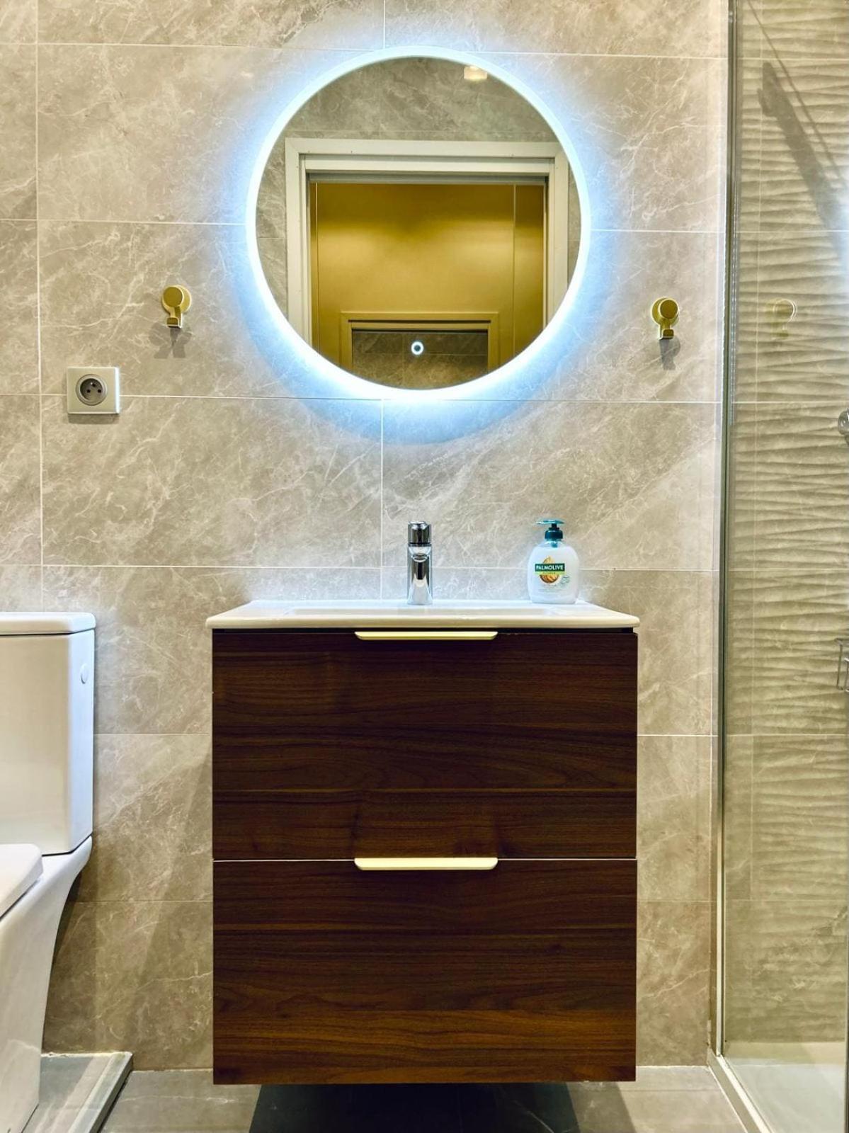 Apartment Old Town Vibes - 5min To Sea - Ac & Breakfast Nice