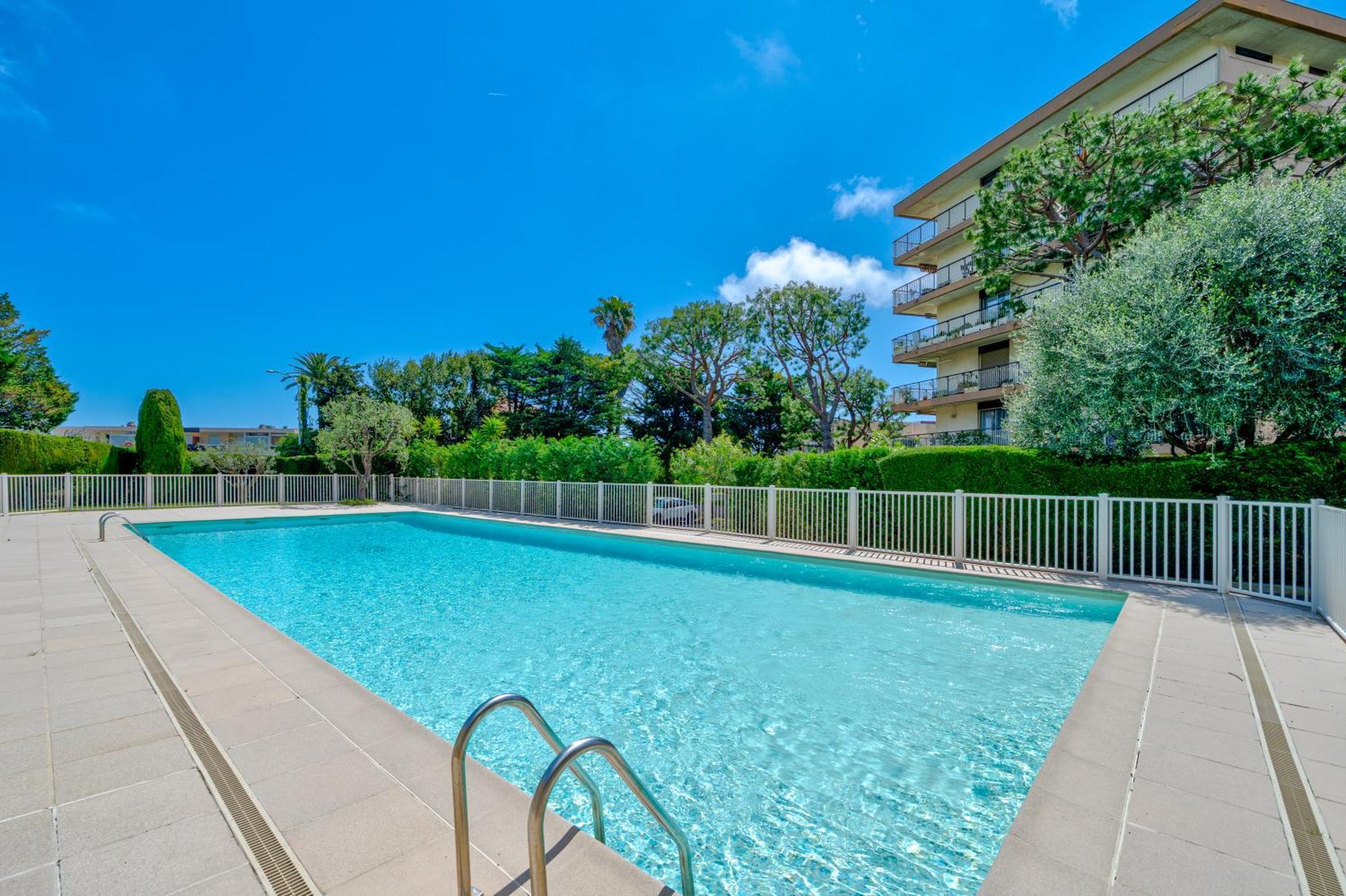 Apartment Vue Parking Clim