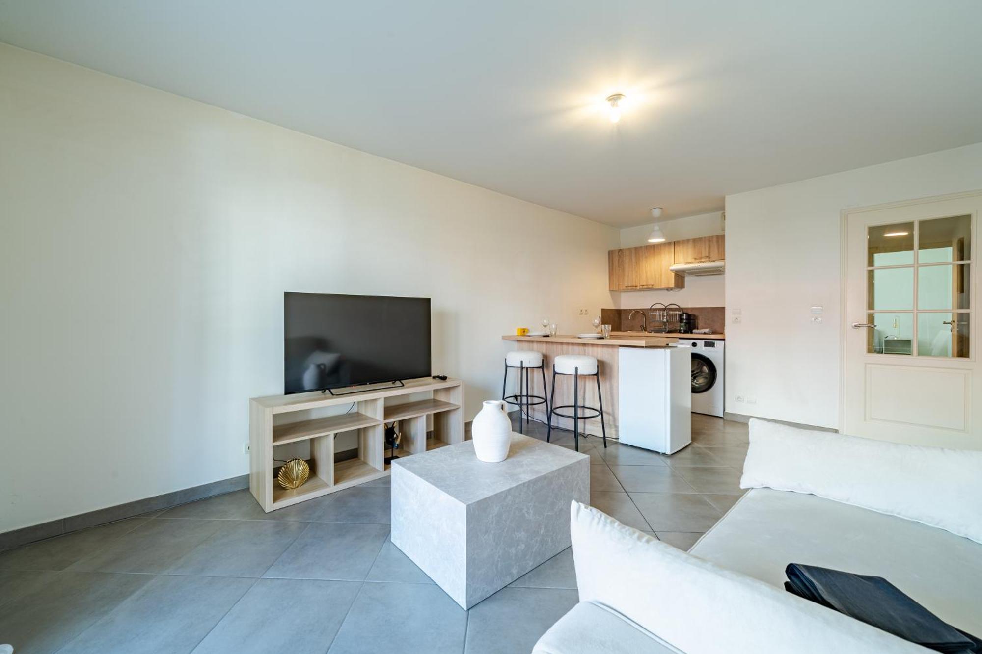 Cozy 2p Port De Garage Apartment Nice