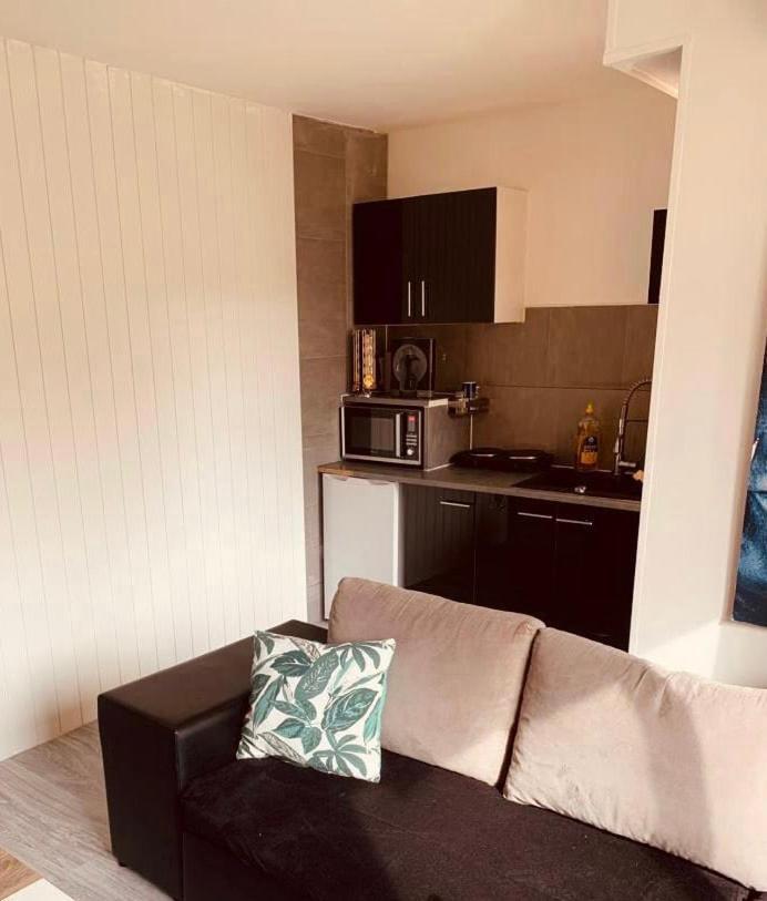 Fully-equipped 2-bedroom *