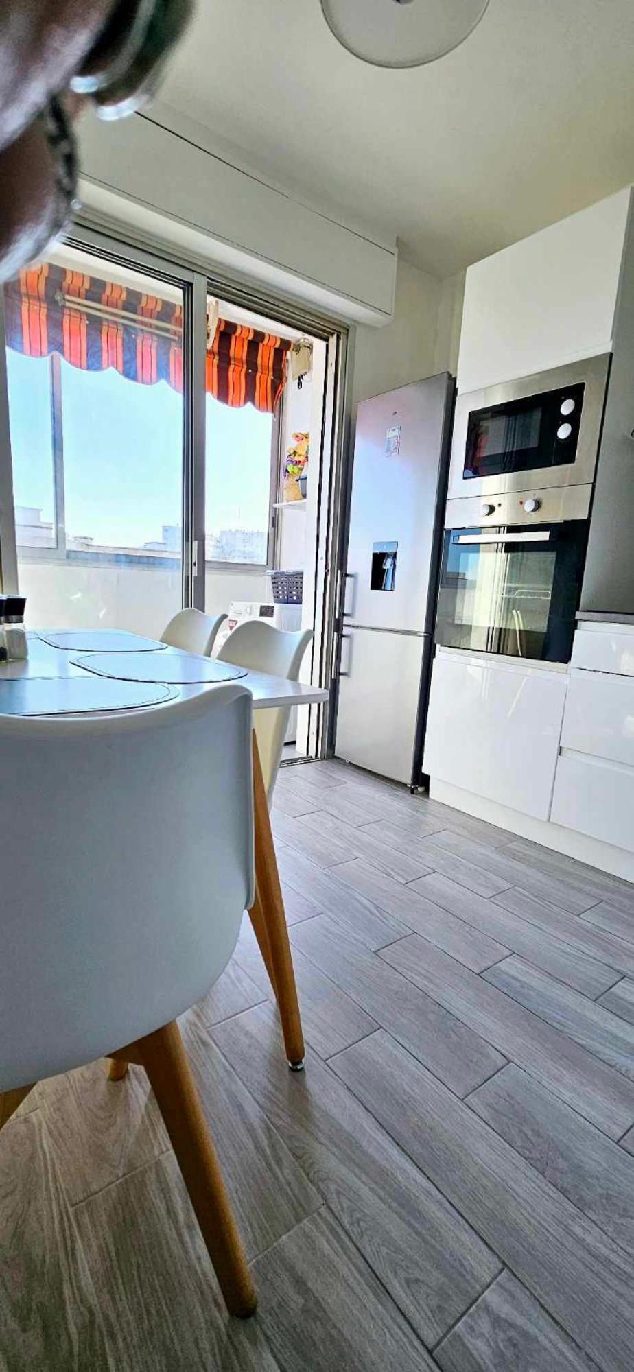 Floor With Sea View, Clim And Veranda Apartment *
