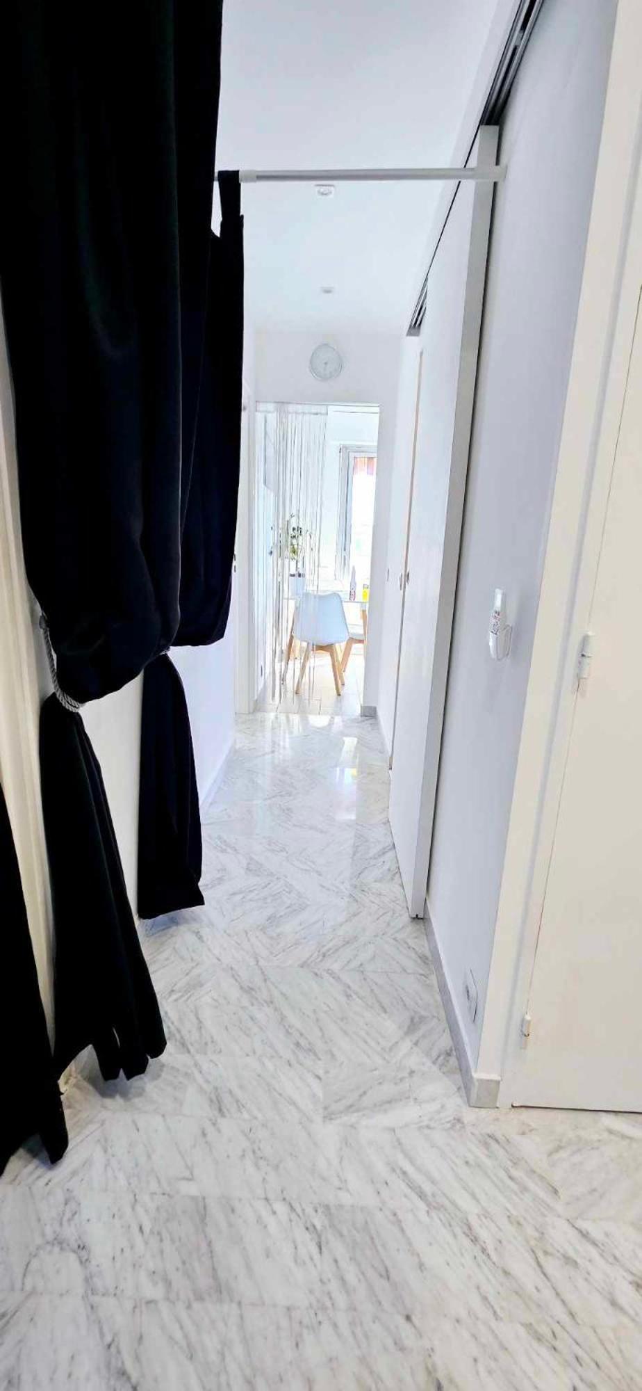 Apartment Floor With Sea View, Clim And Veranda *