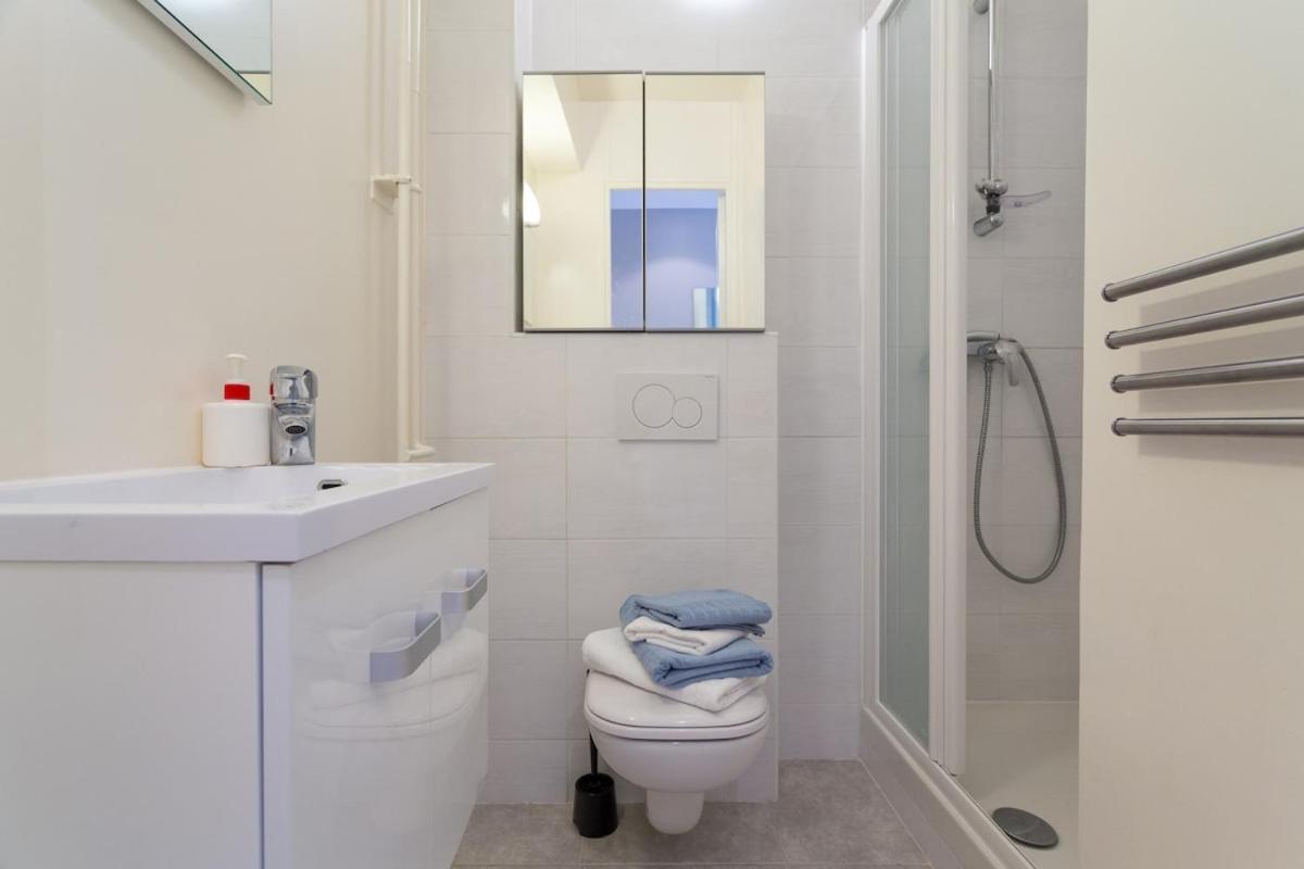 Charming Studio With Terrace Near Sea & Center Apartment *