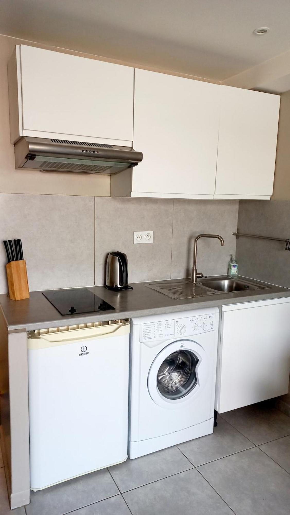 Charming Studio With Terrace Near Sea & Center