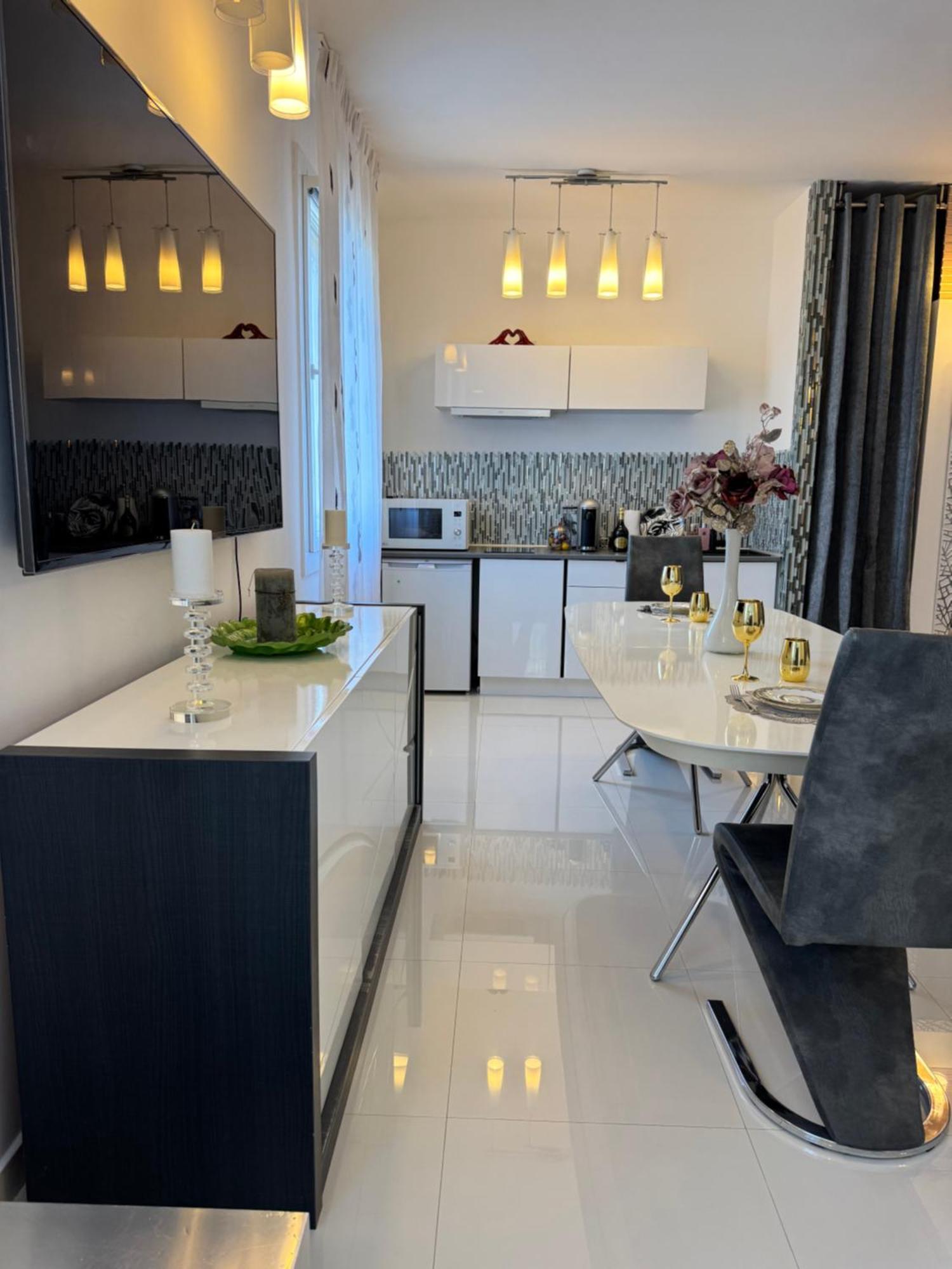 Maison Ariana Apartment *