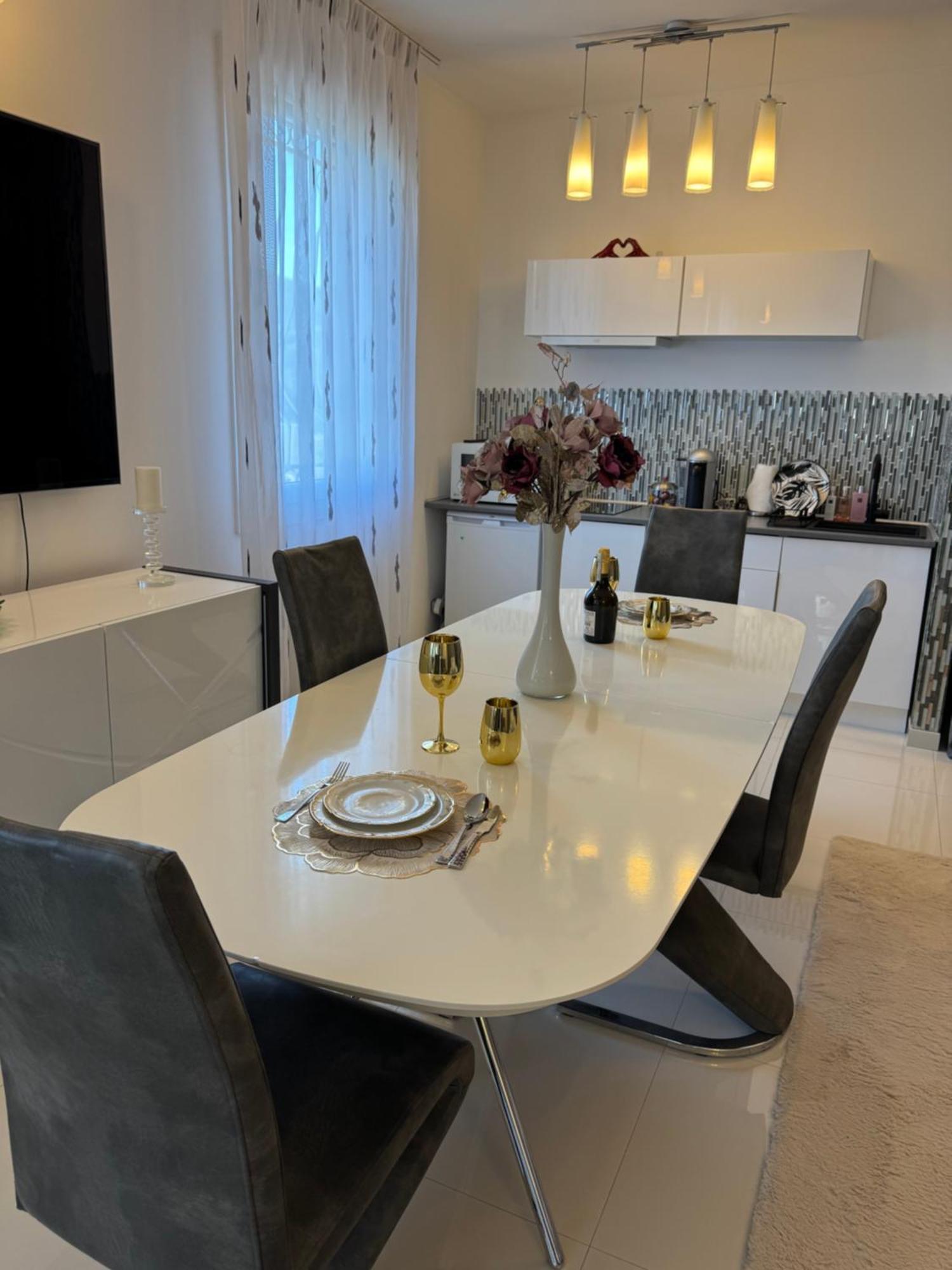 Maison Ariana Apartment