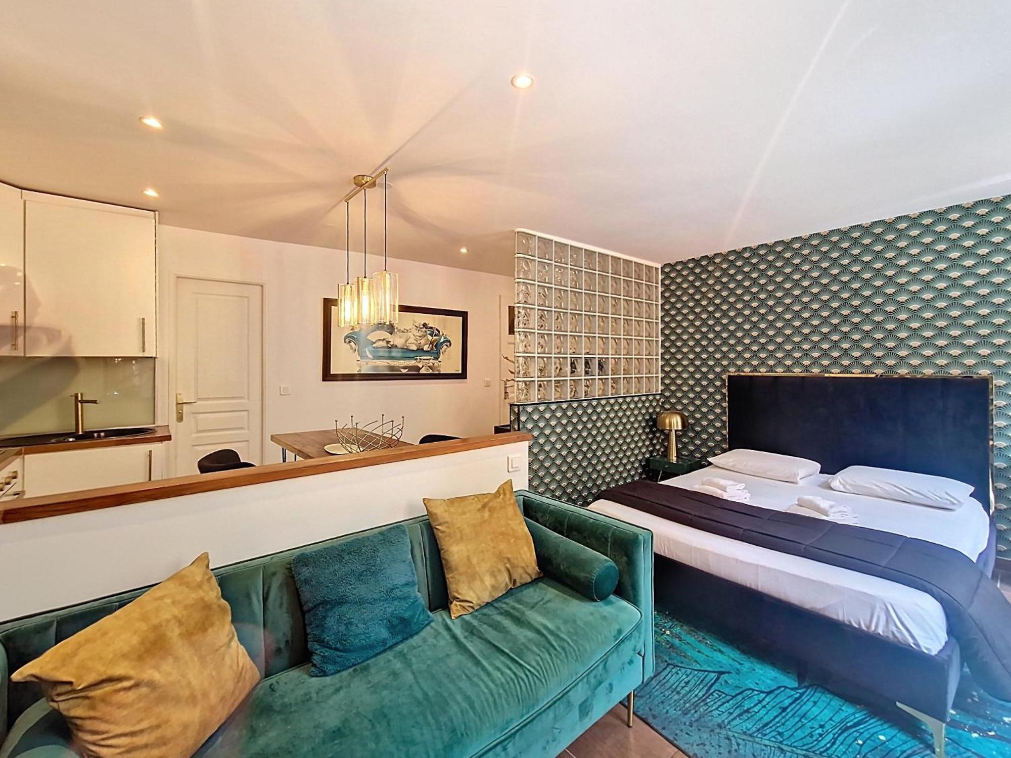 Nestor&jeeves - Reflet Dor - Vieux - Near * Nice