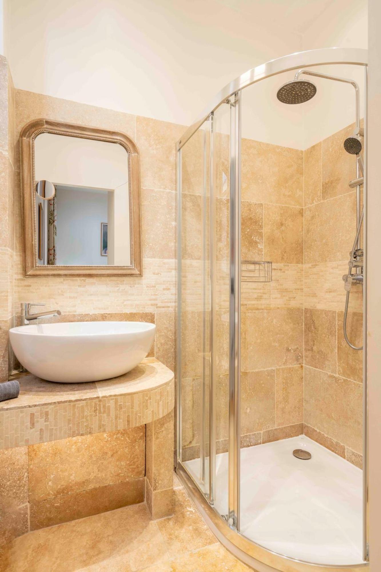 Beautiful Provencal Apartment, Fully Equipped, 300m Away - Fontaine 3