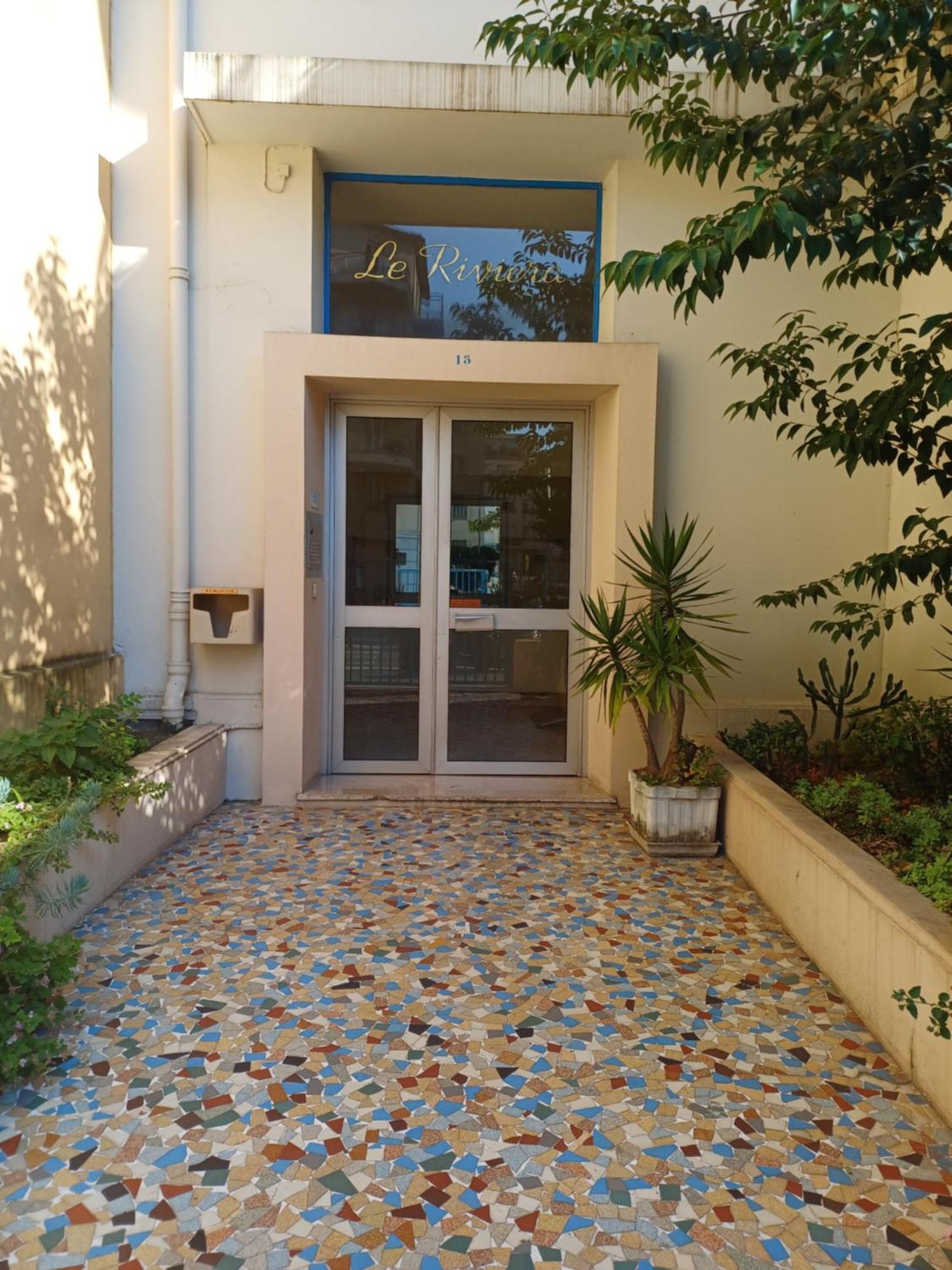 T2 Proche Tramway Et Plages * Nice