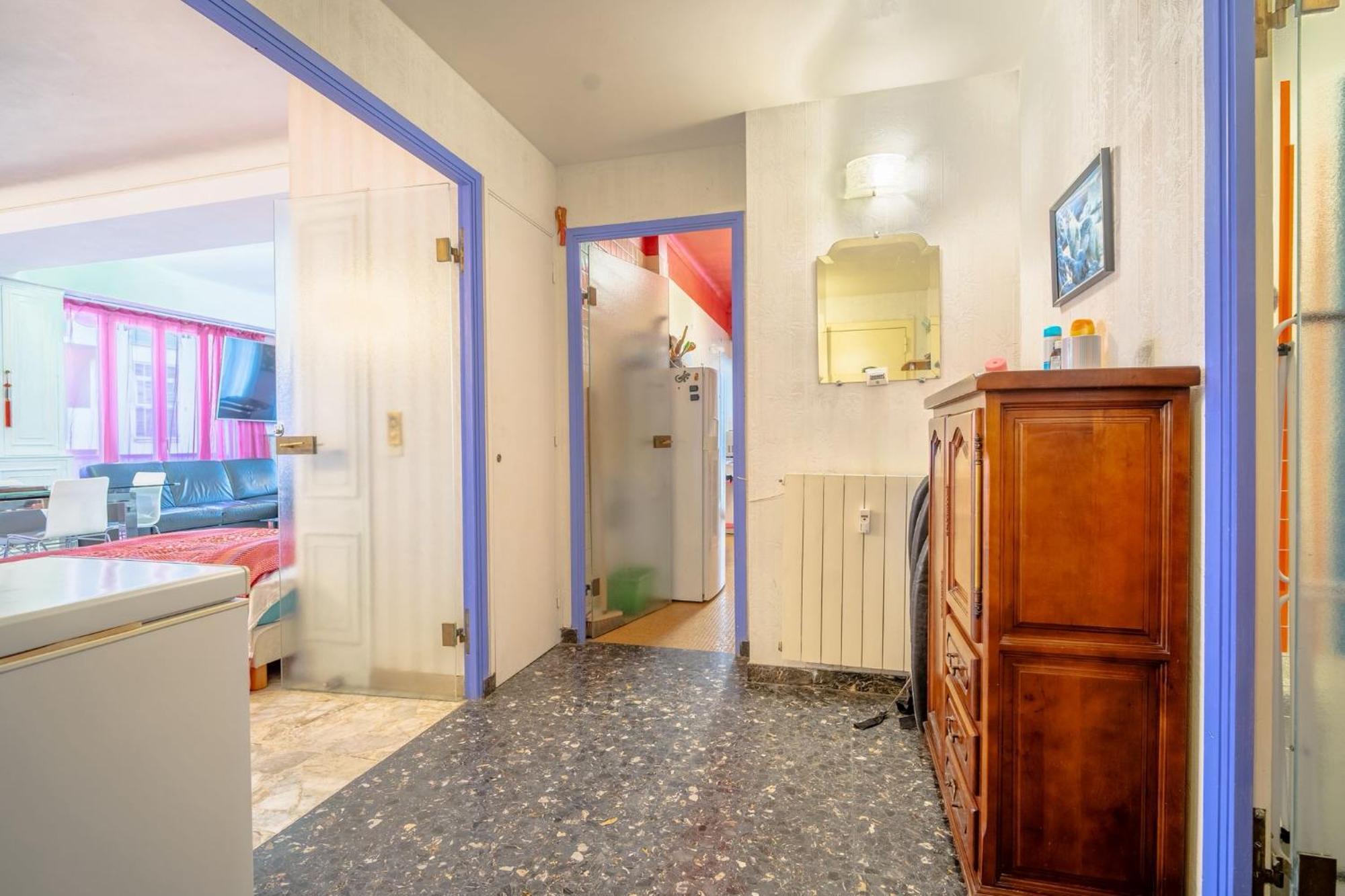 Big 140m2 5min Walk To Sea &promenade 3 Double Rooms,big Living 42m2, 3 Showers,9 Beds, Free Parking Apartment