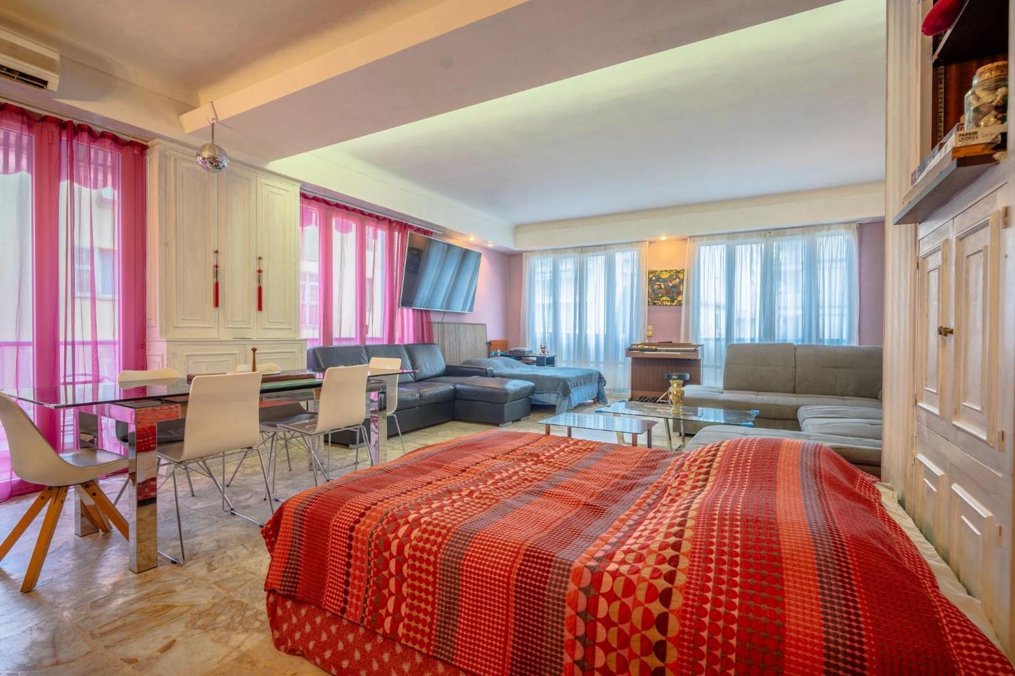 Big 140m2 5min Walk To Sea &promenade 3 Double Rooms,big Living 42m2, 3 Showers,9 Beds, Free Parking *