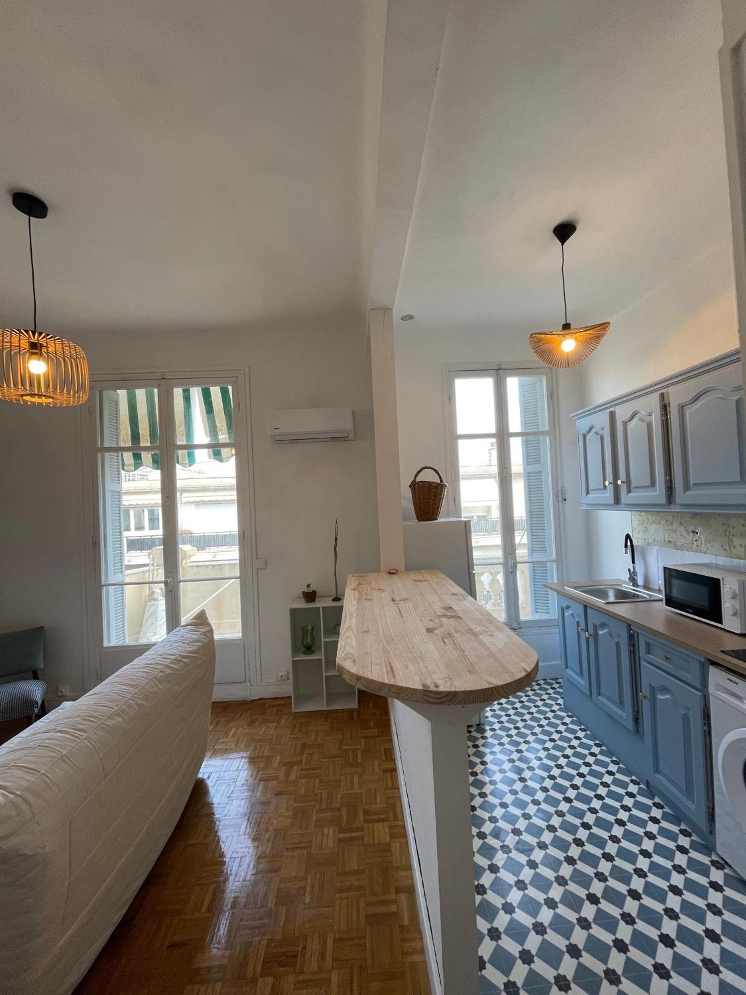 Apartment Centre Palais Ophelia *