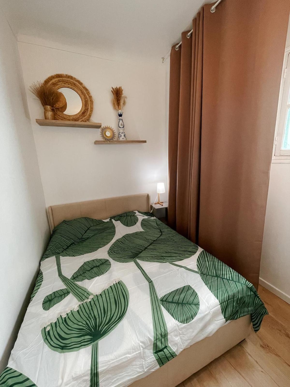 Apartment Quiet And Bright With Separate Bedroom