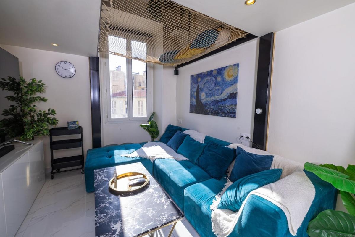 Apartment Duplex 50m De La Carre D'or