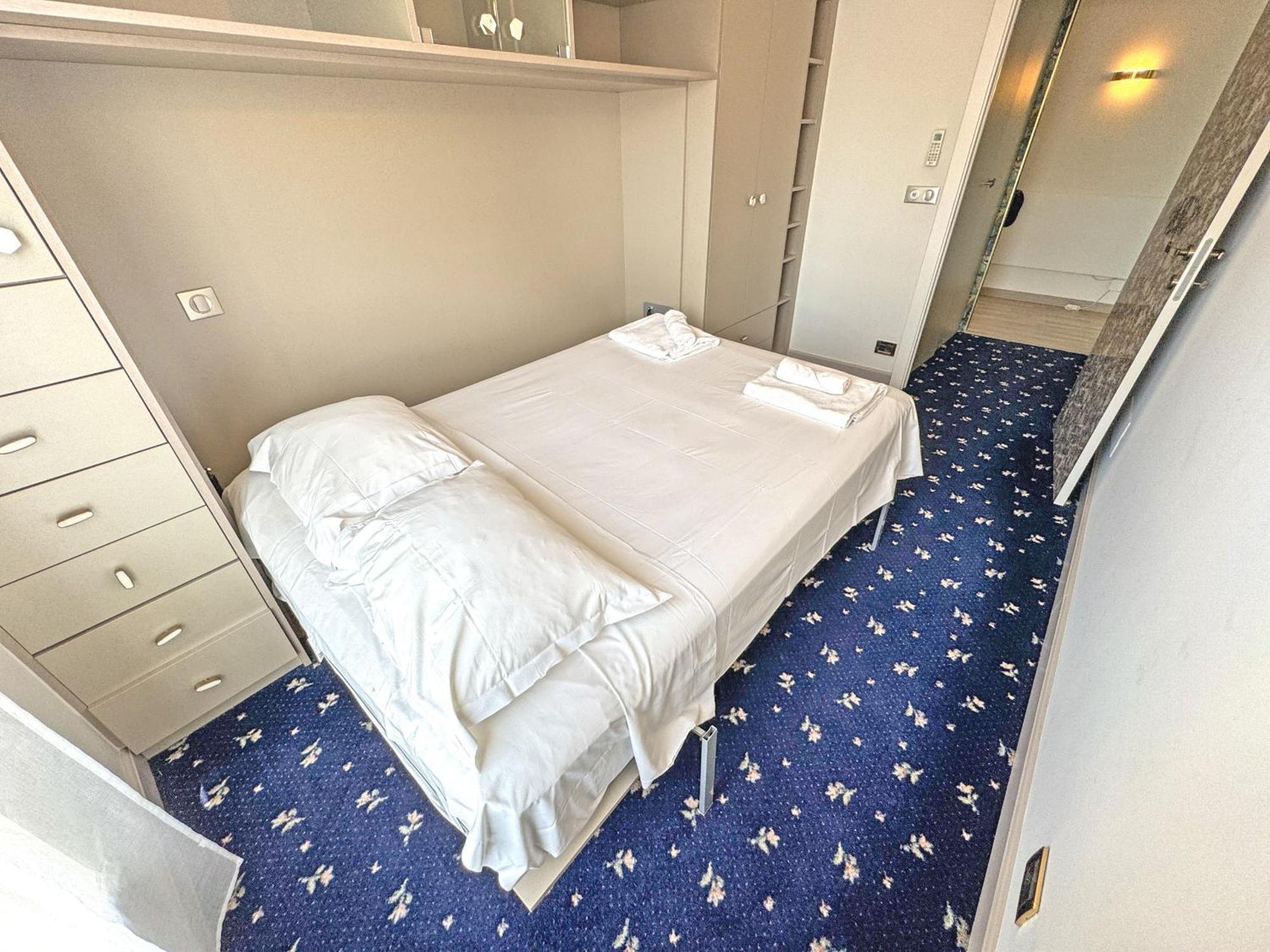 Panoramic Pebbles Azur