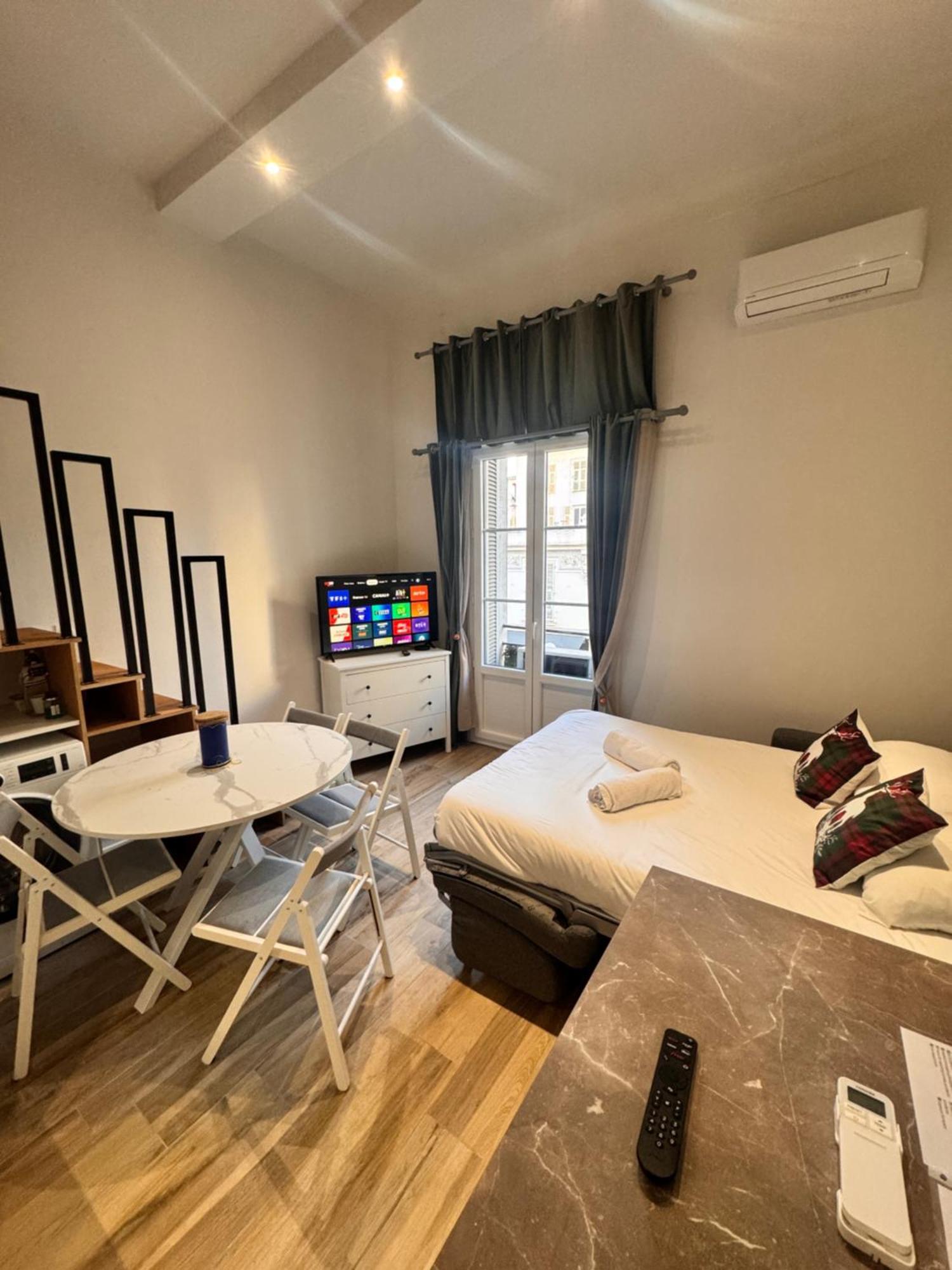 With Mezzanine 3 Minutes To Sea Holiday home Nice