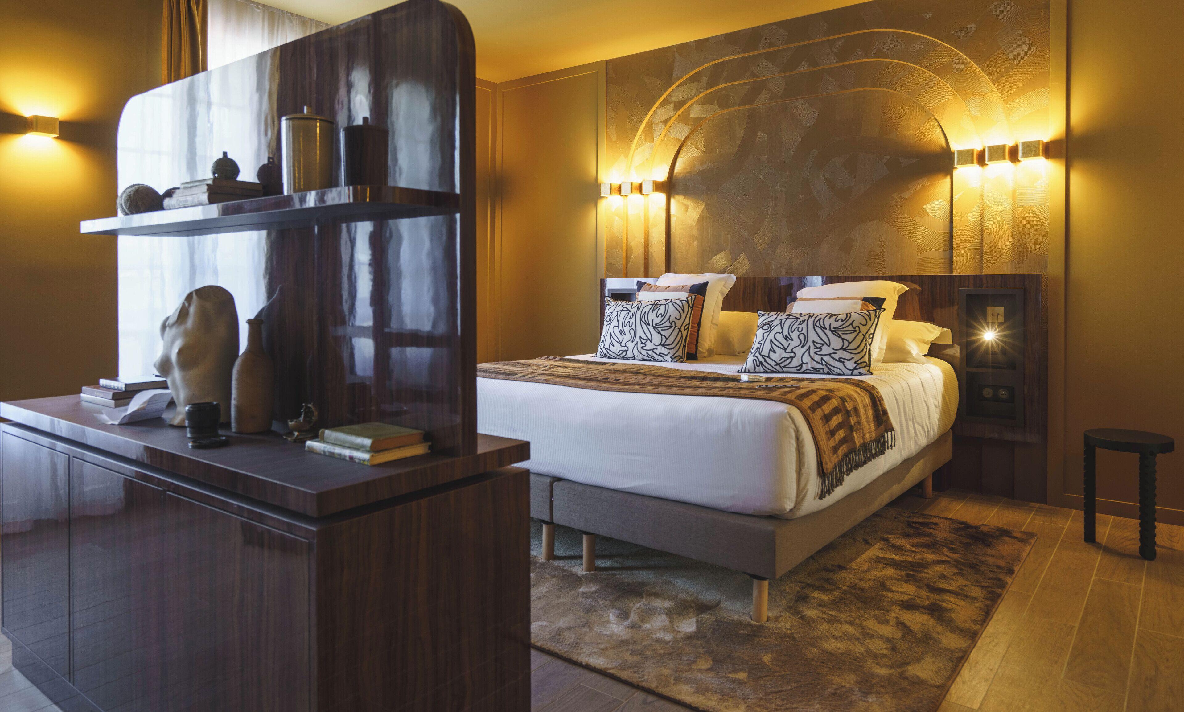 Gounod Fully Renovated Hotel