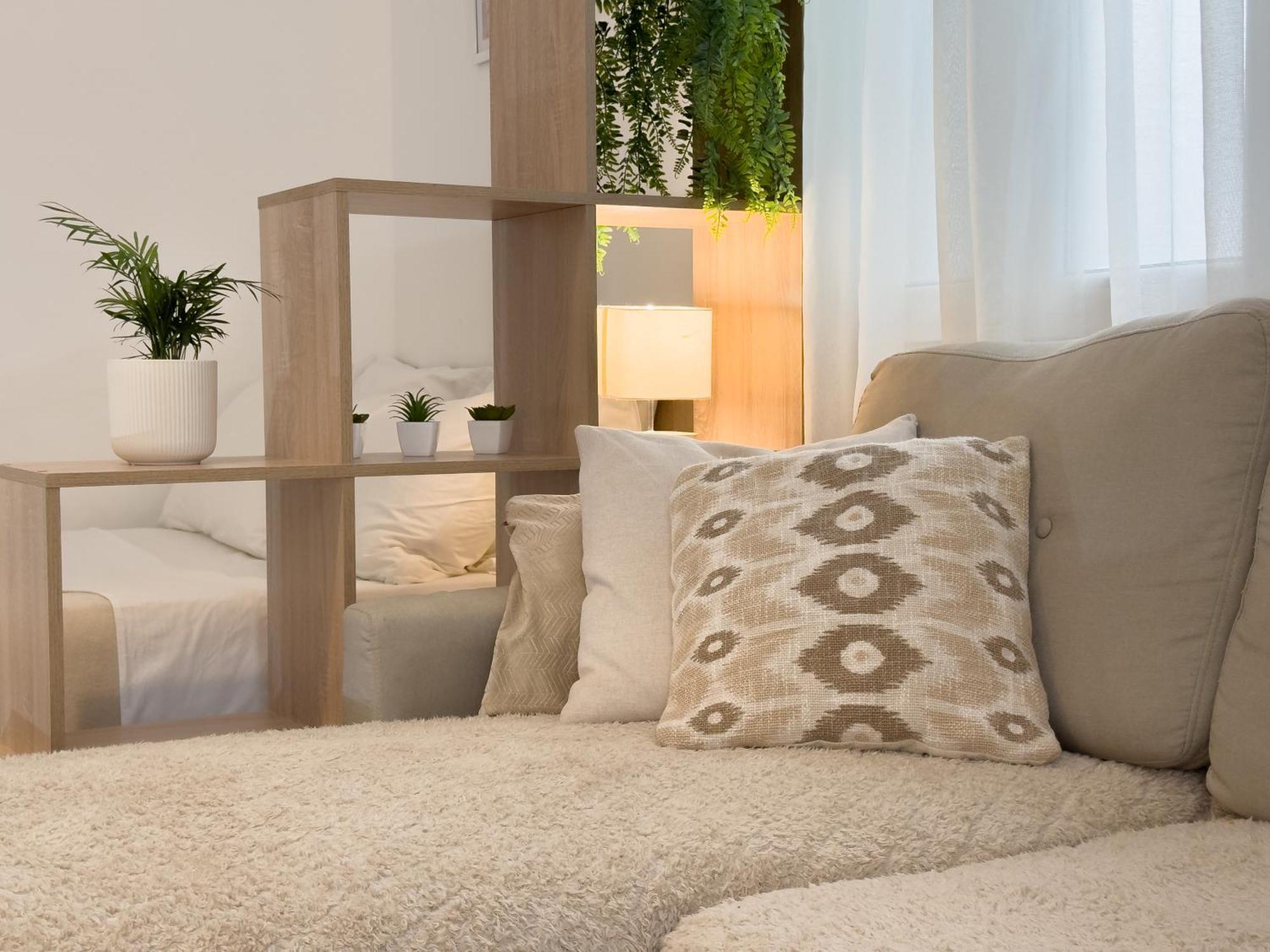 Apartment - Bright & Modern - Private Terrace - Aircon - Near Train &