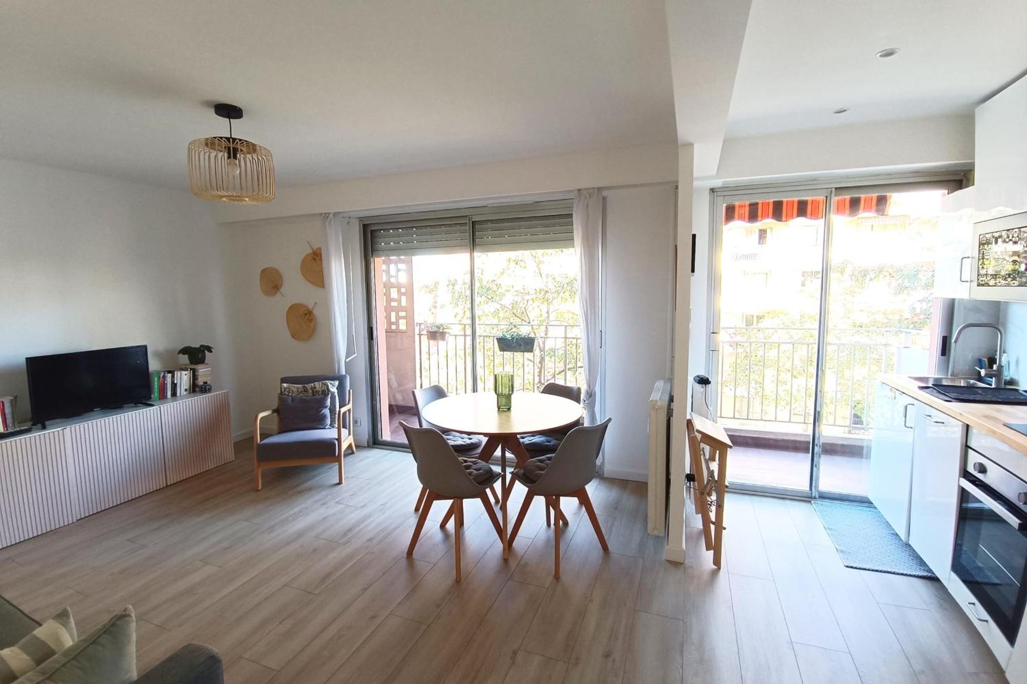 2-rooms With Wifi And Balcony Nice