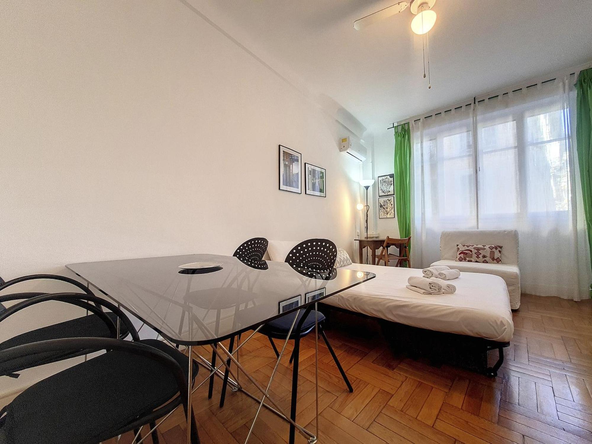 Nestor&jeeves - Roxane - Near Negresco - Close *