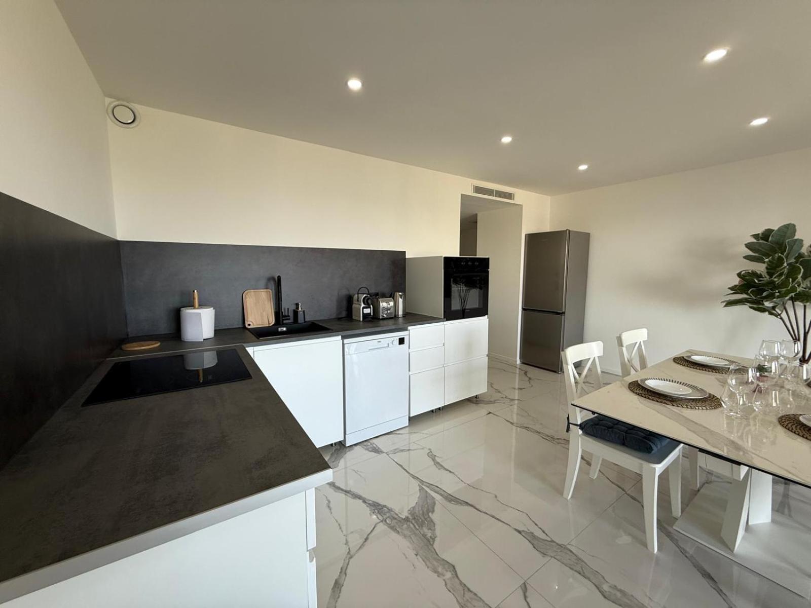 Apartment Sea View, Modern And Terrace *