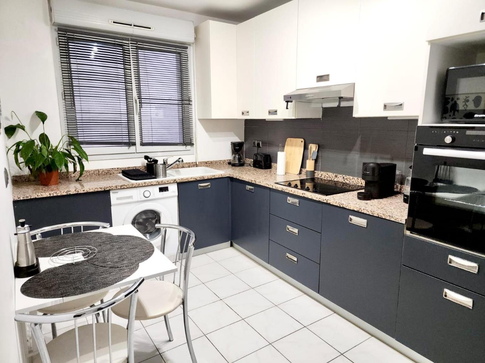 Sunny Escape Apartment Nice